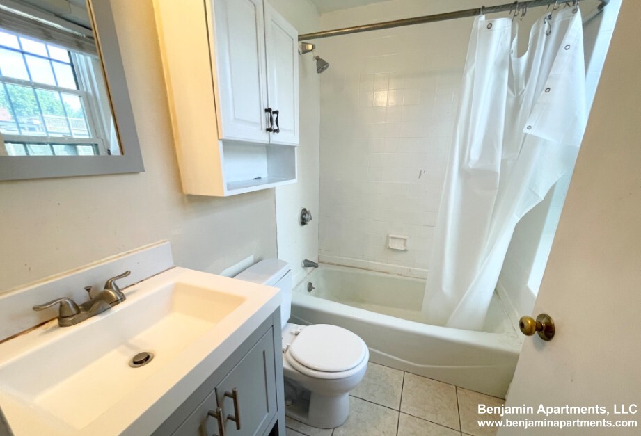 670 Massachusetts Ave, South End