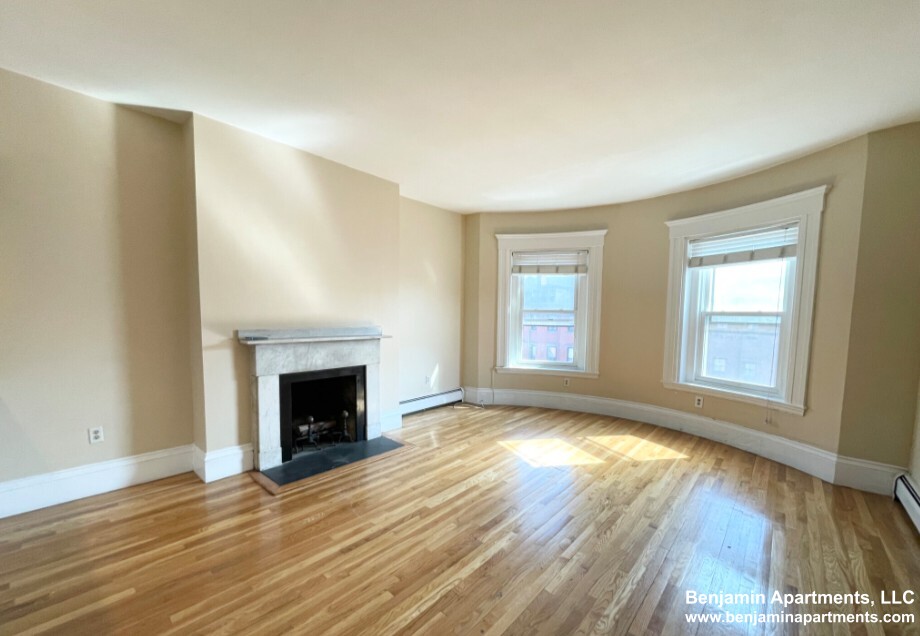 670 Massachusetts Ave, South End