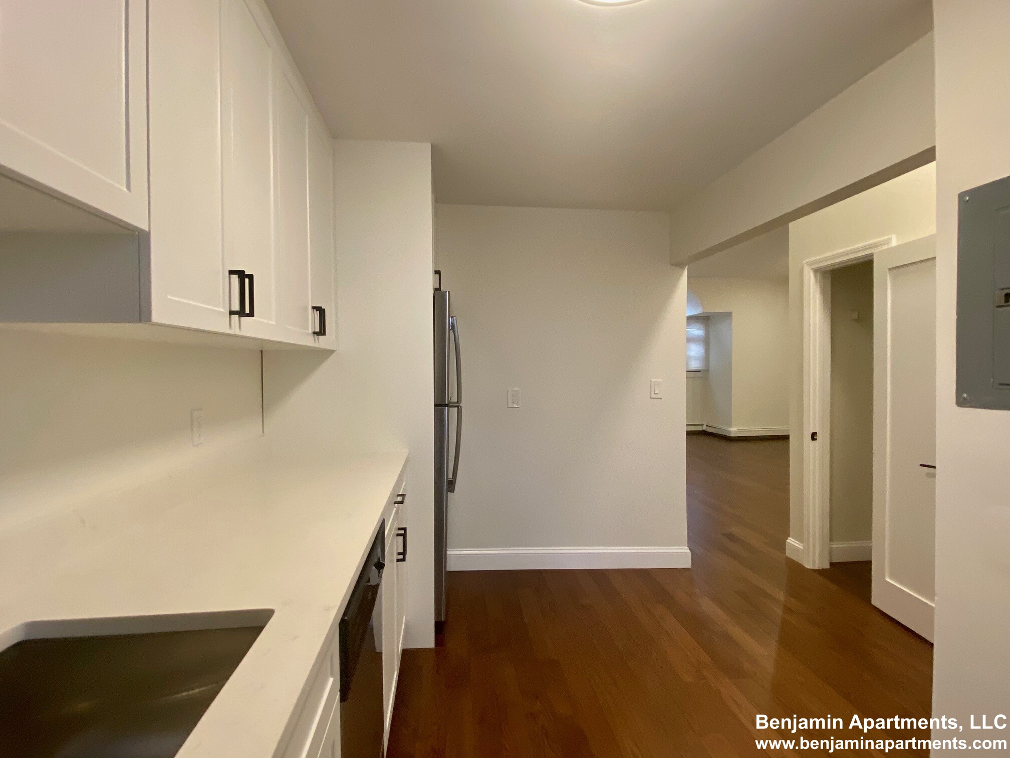 525 Massachusetts Ave, Roxbury