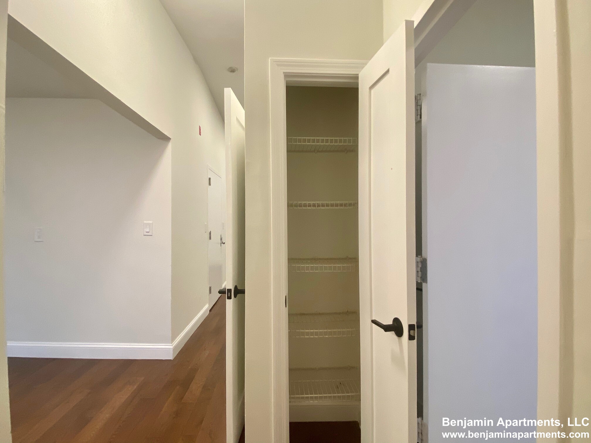 525 Massachusetts Ave, Roxbury