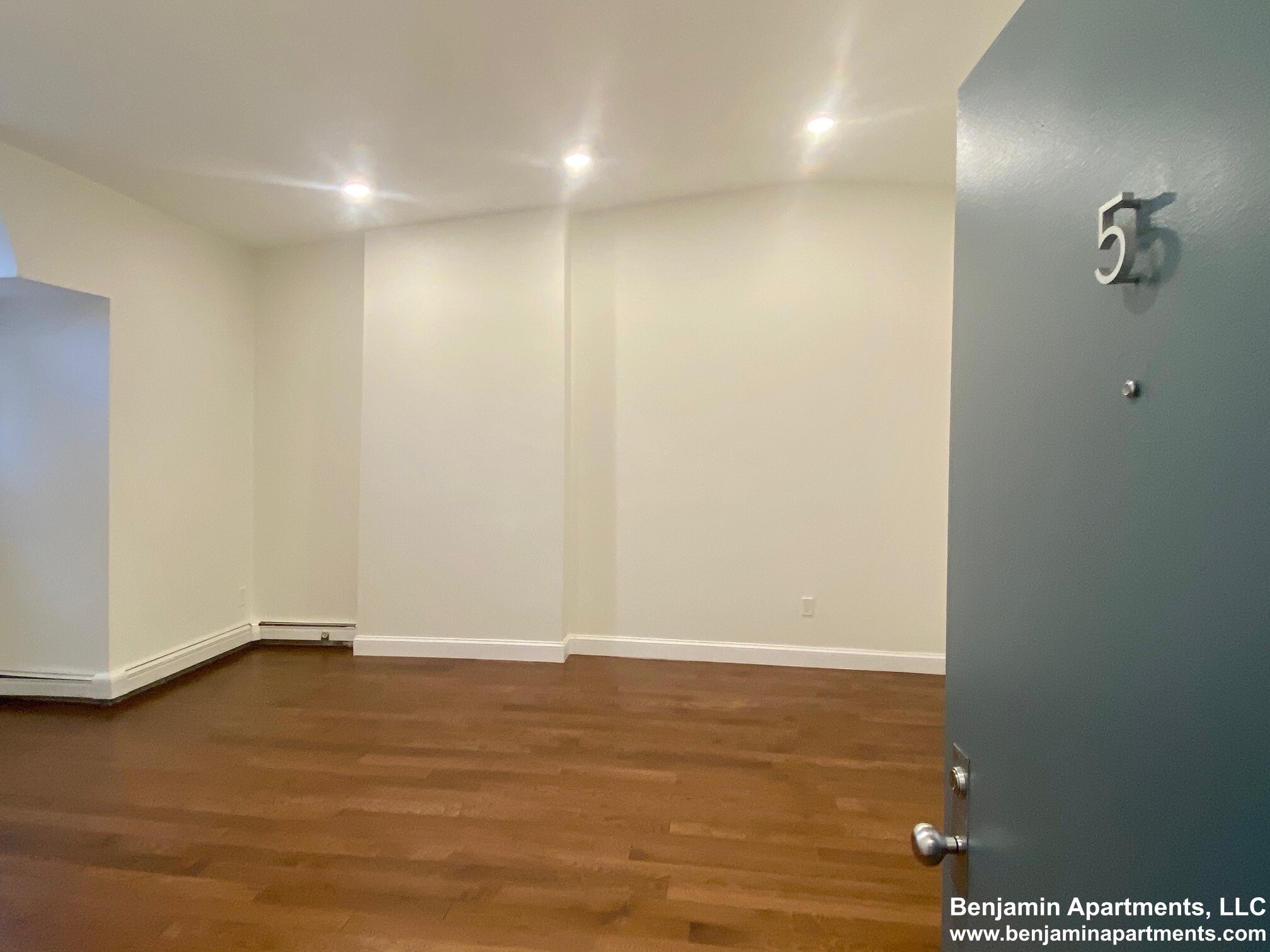 525 Massachusetts Ave, Roxbury