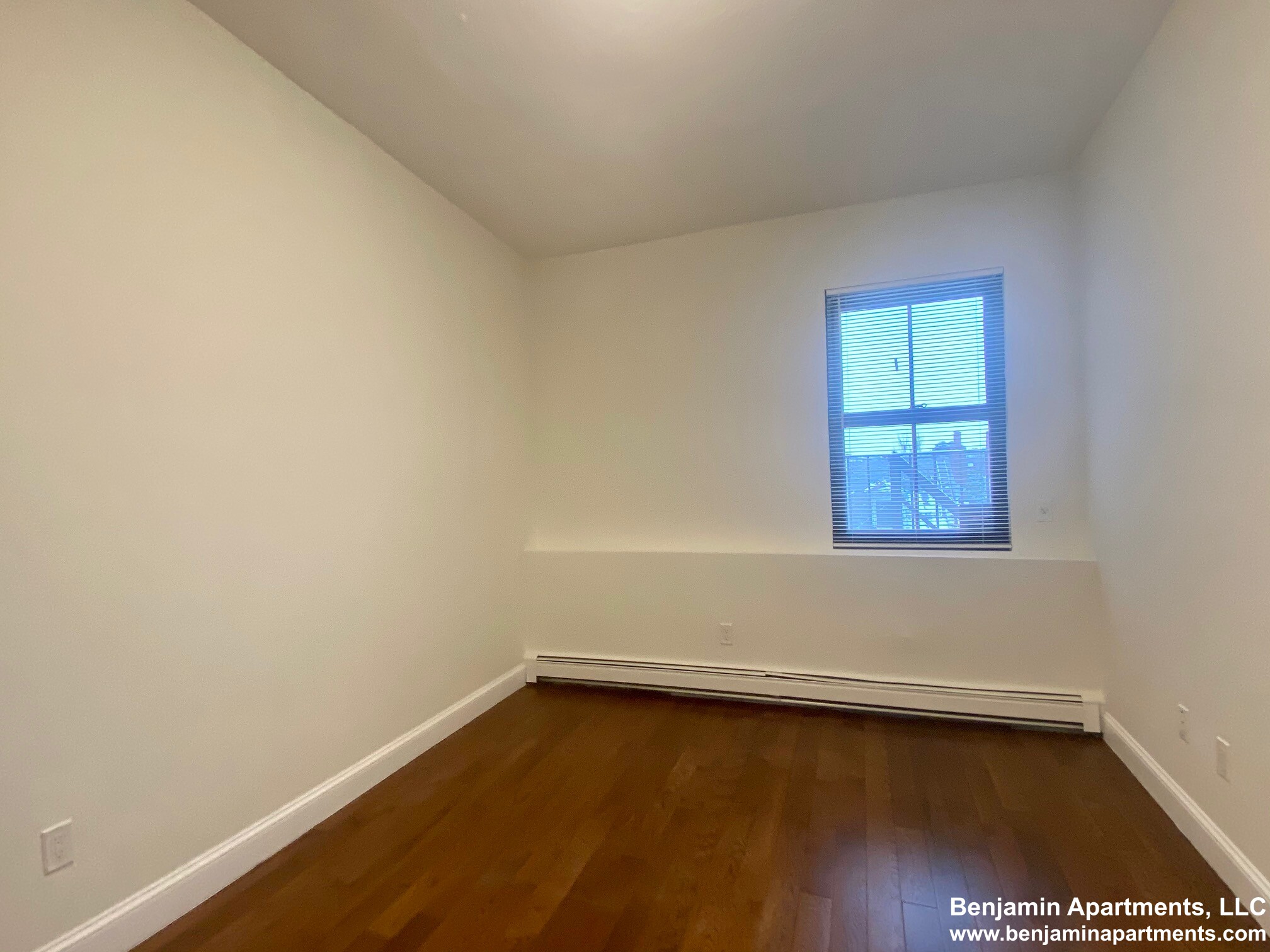 525 Massachusetts Ave, Roxbury