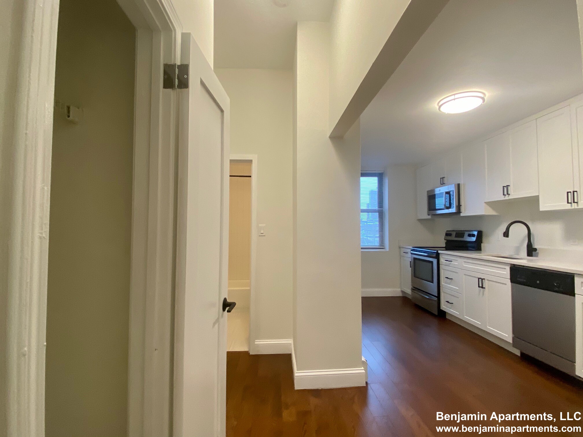 525 Massachusetts Ave, Roxbury