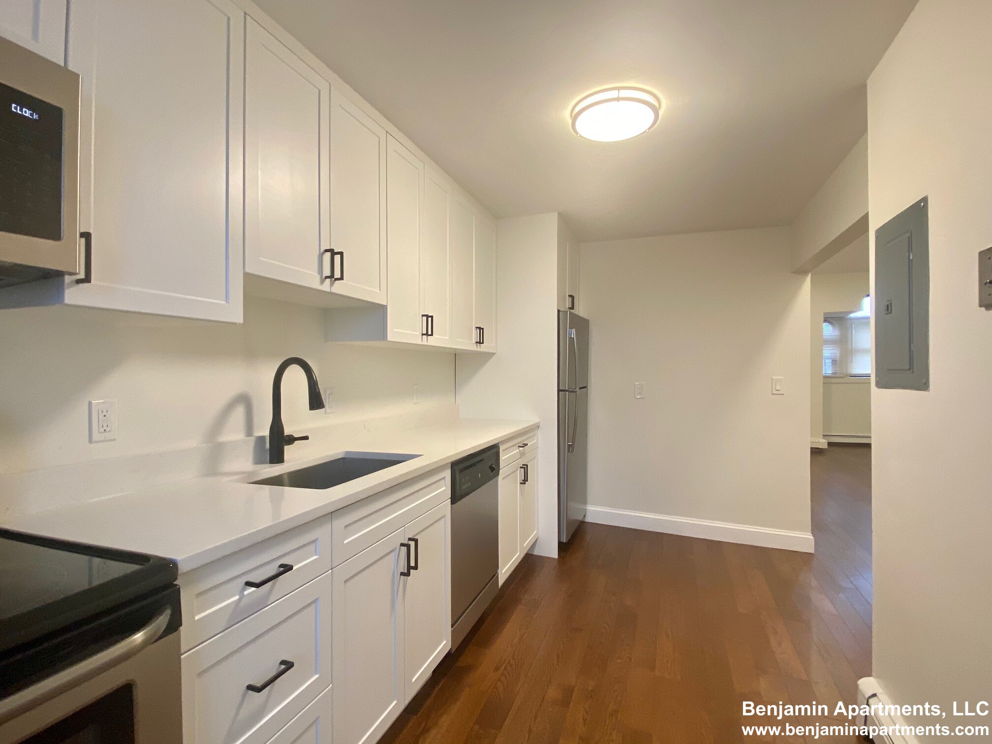 525 Massachusetts Ave, Roxbury