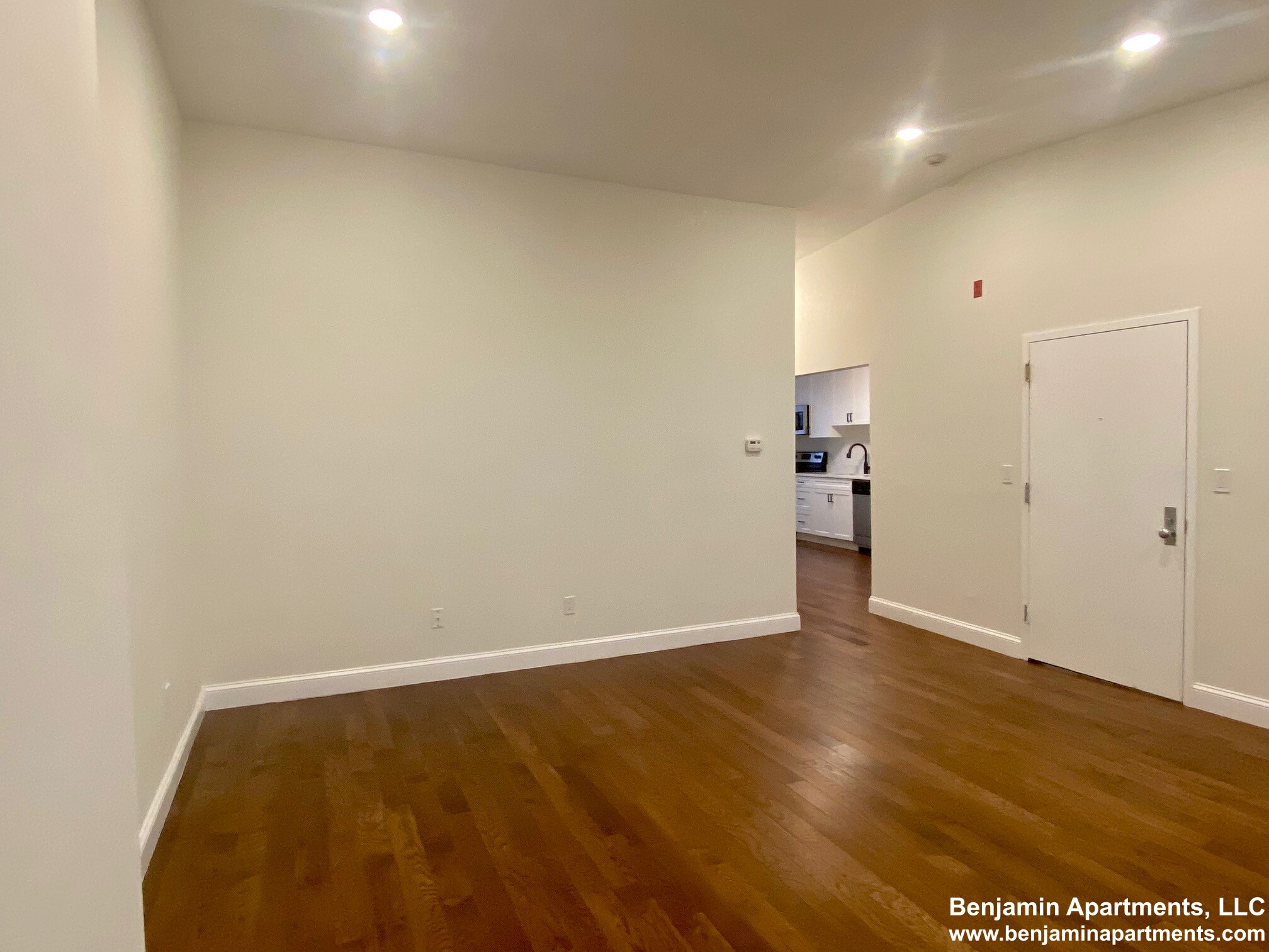 525 Massachusetts Ave, Roxbury