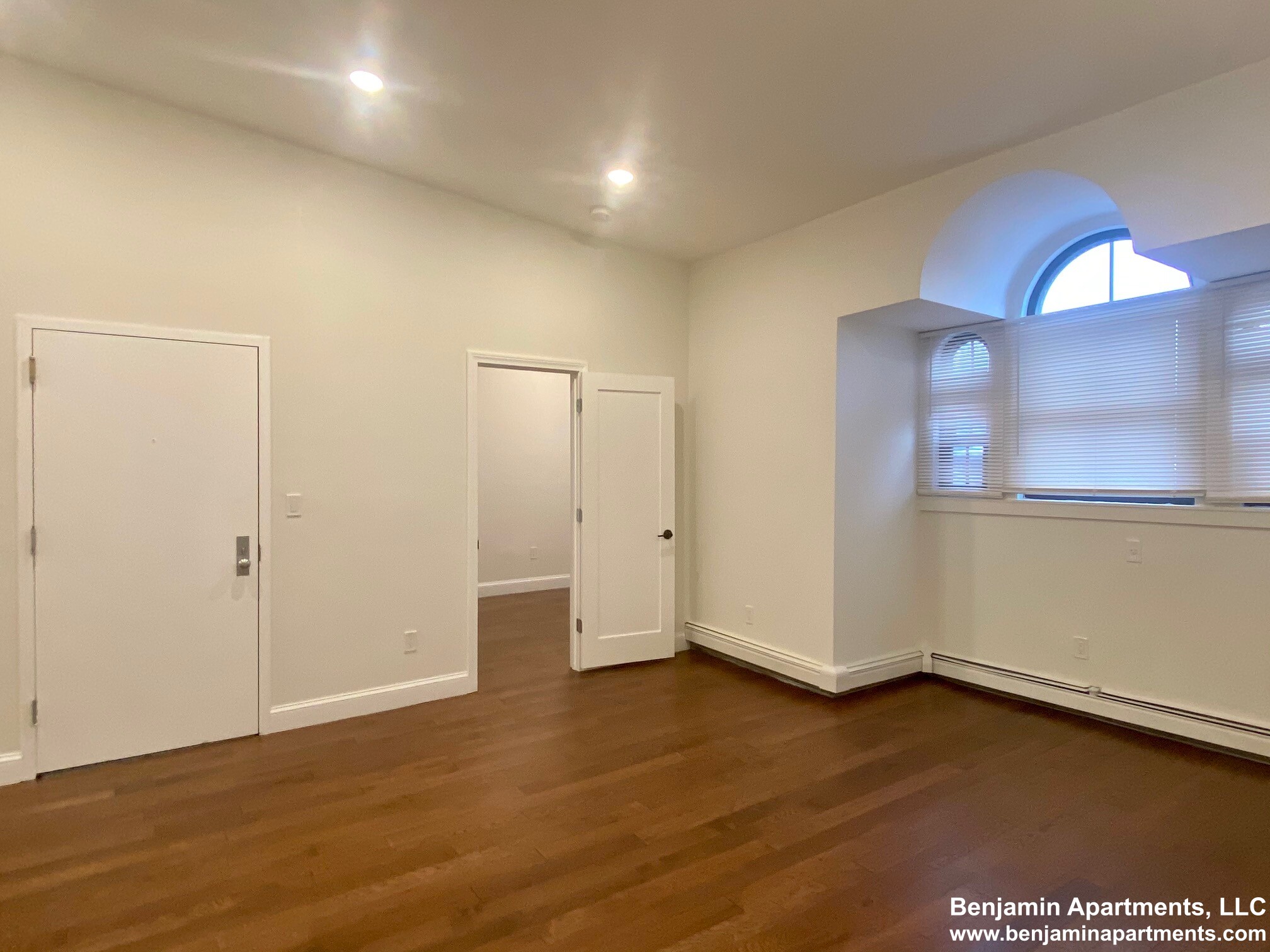 525 Massachusetts Ave, Roxbury