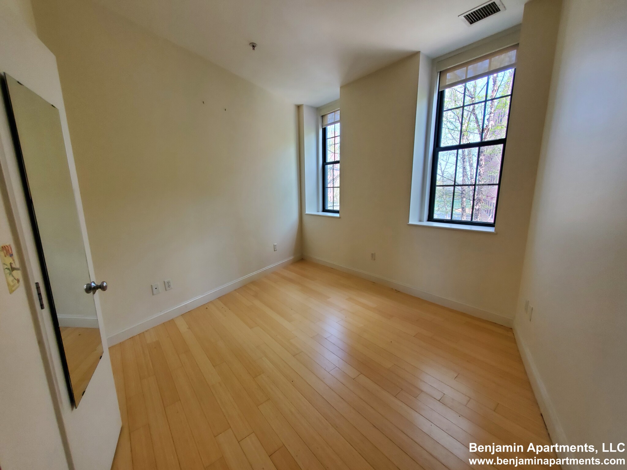 490 Harrison Ave, South End