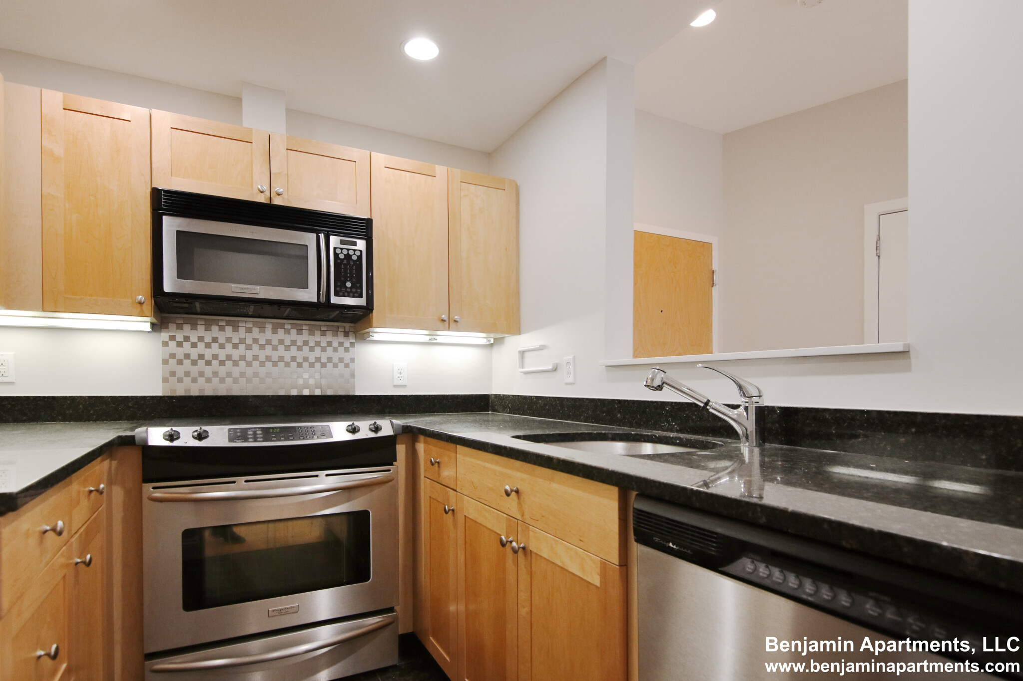 490 Harrison Ave, South End