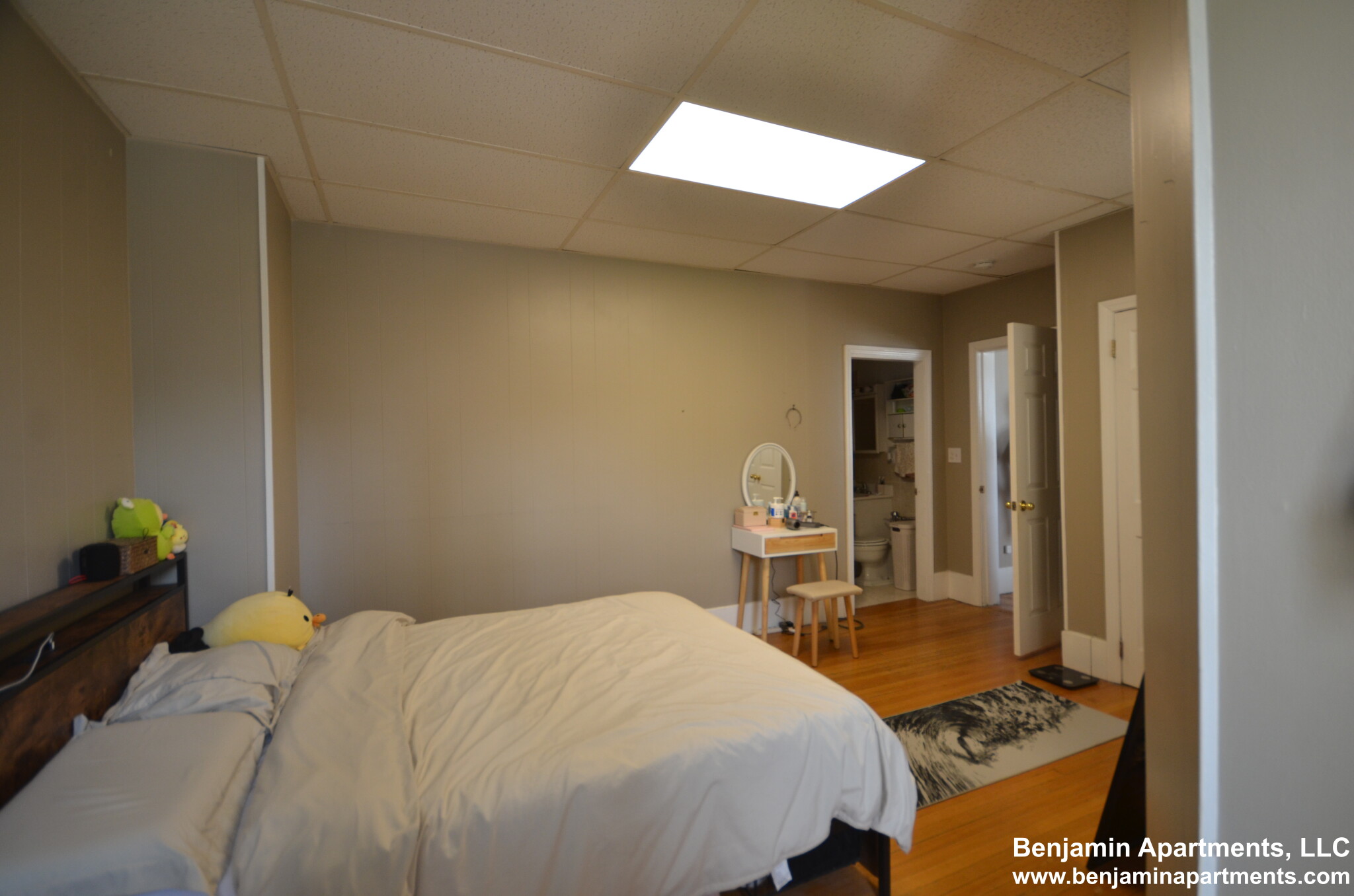 879 Beacon St, Fenway