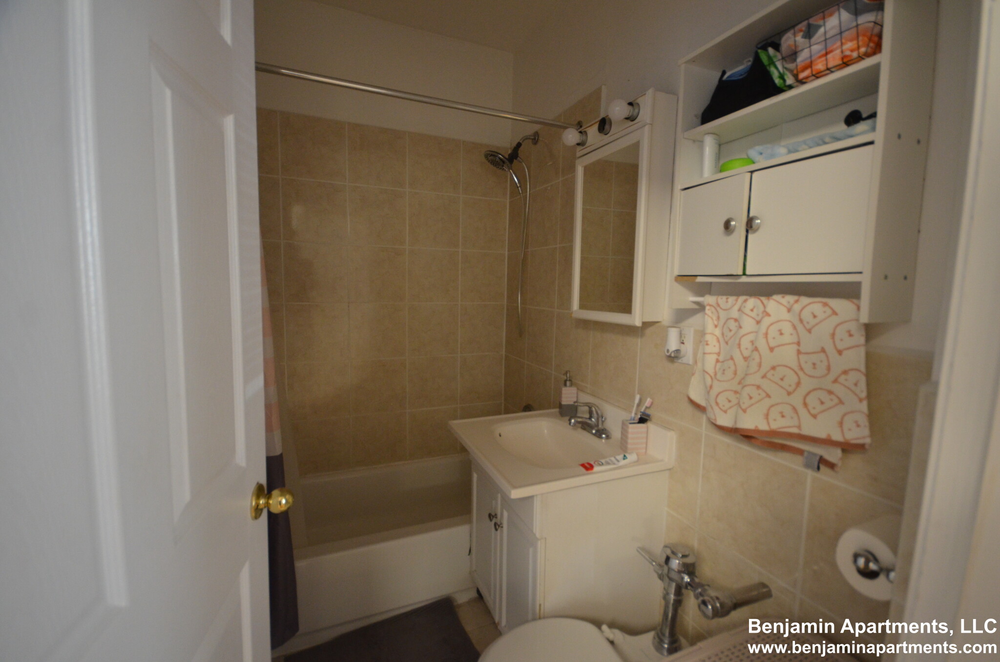 879 Beacon St, Fenway