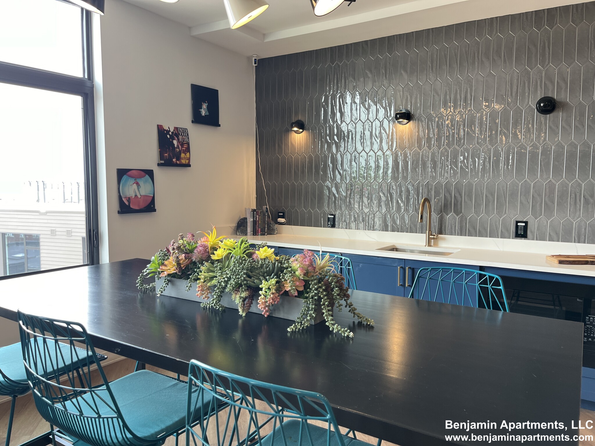 89 Brighton Ave, Allston