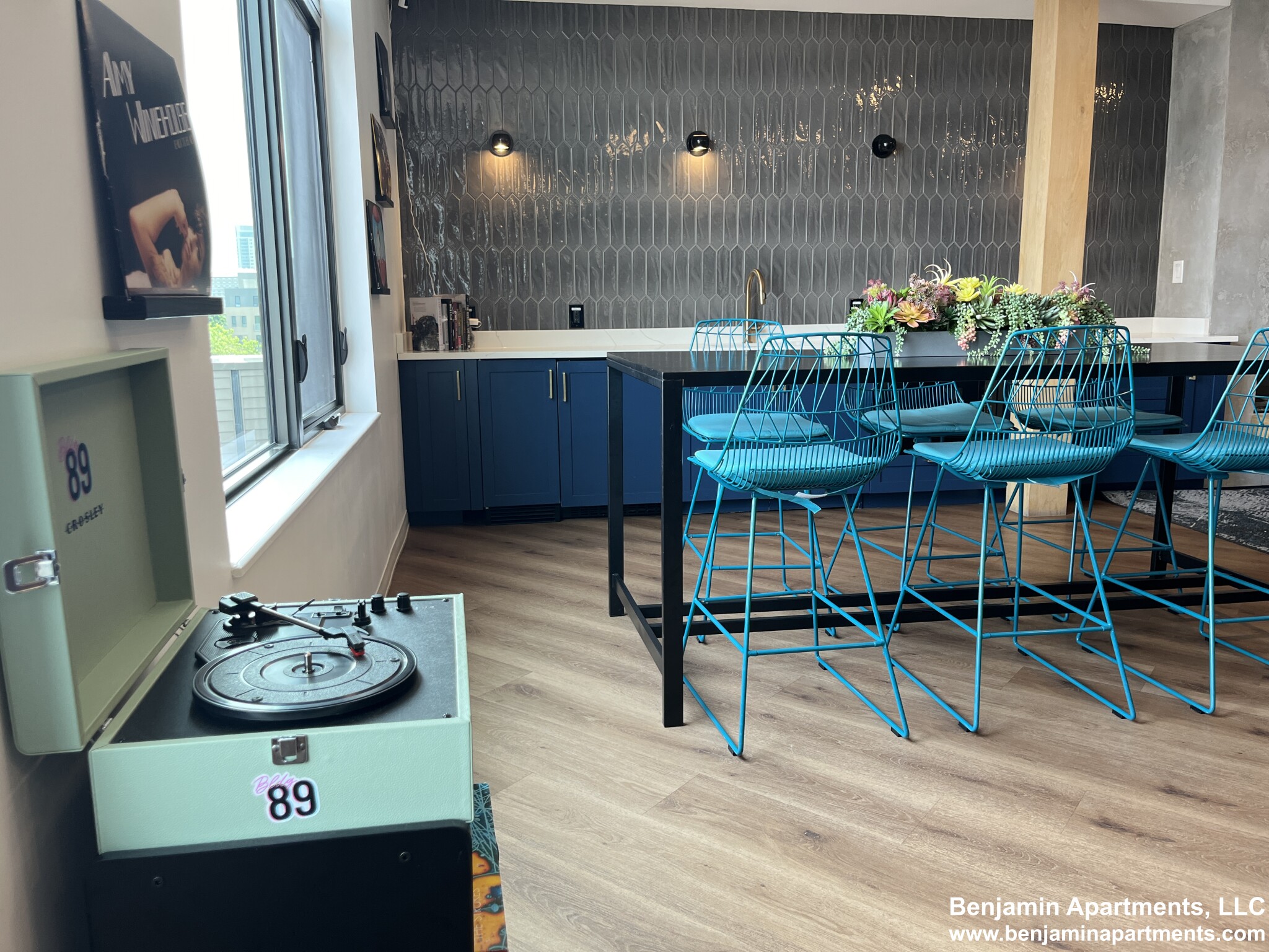 89 Brighton Ave, Allston