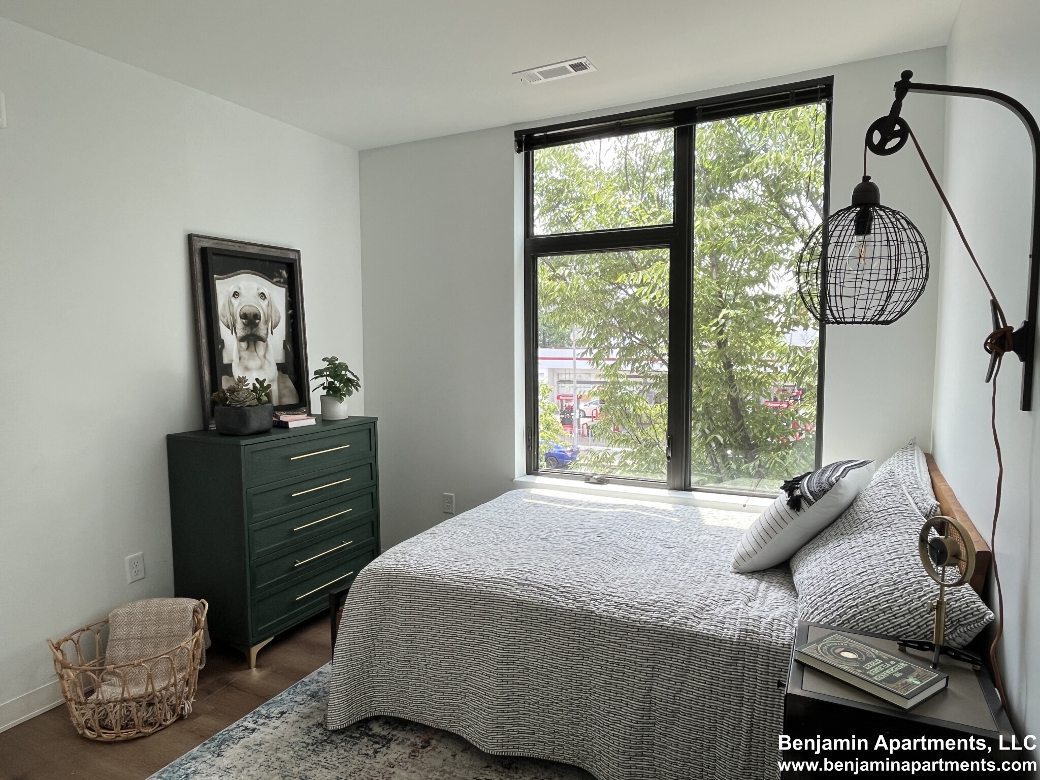 89 Brighton Ave, Allston