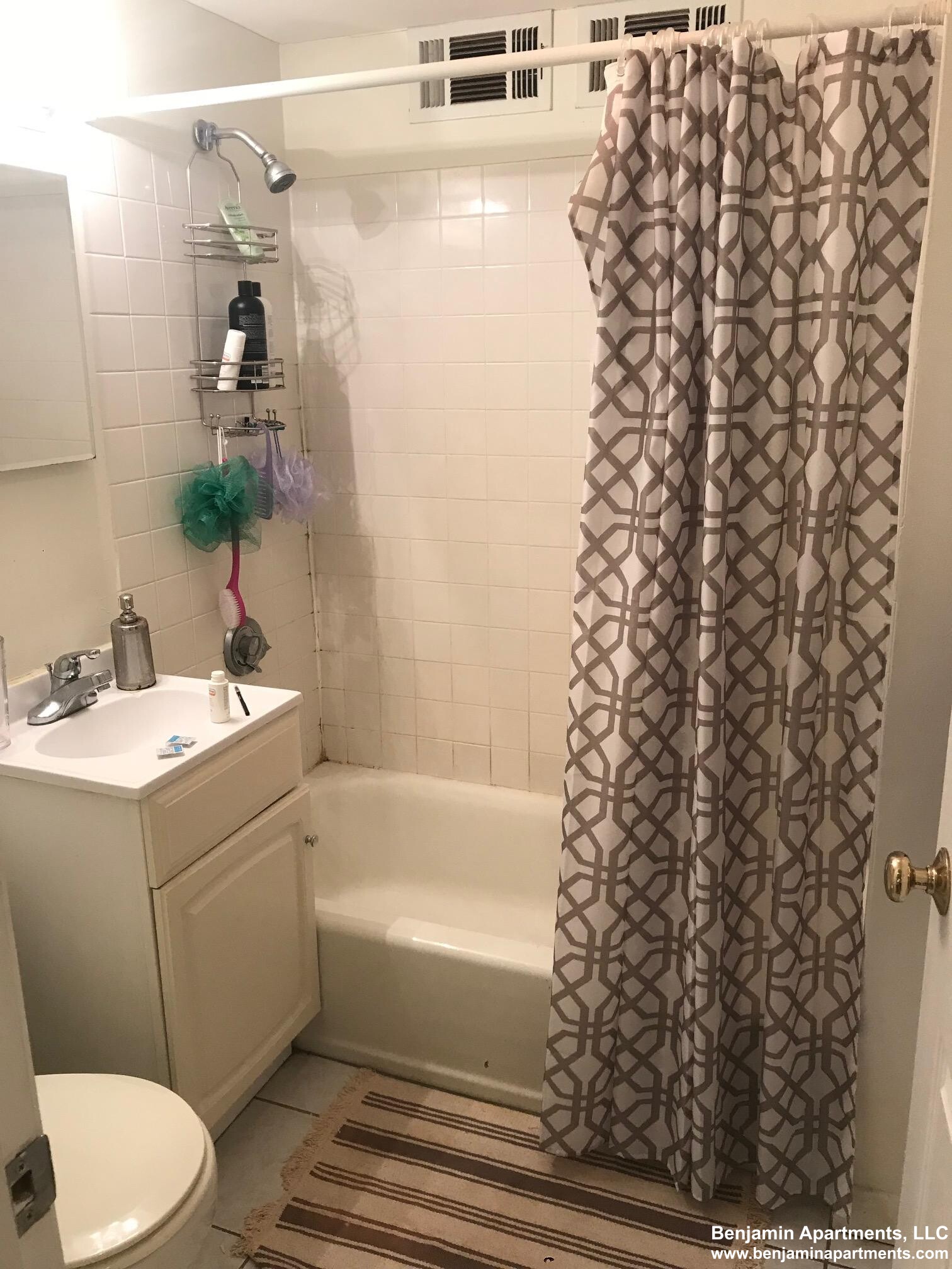 77 Brighton Ave, Allston