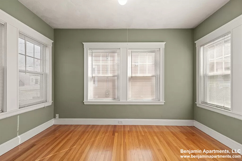 15 Harnden Ave, Watertown