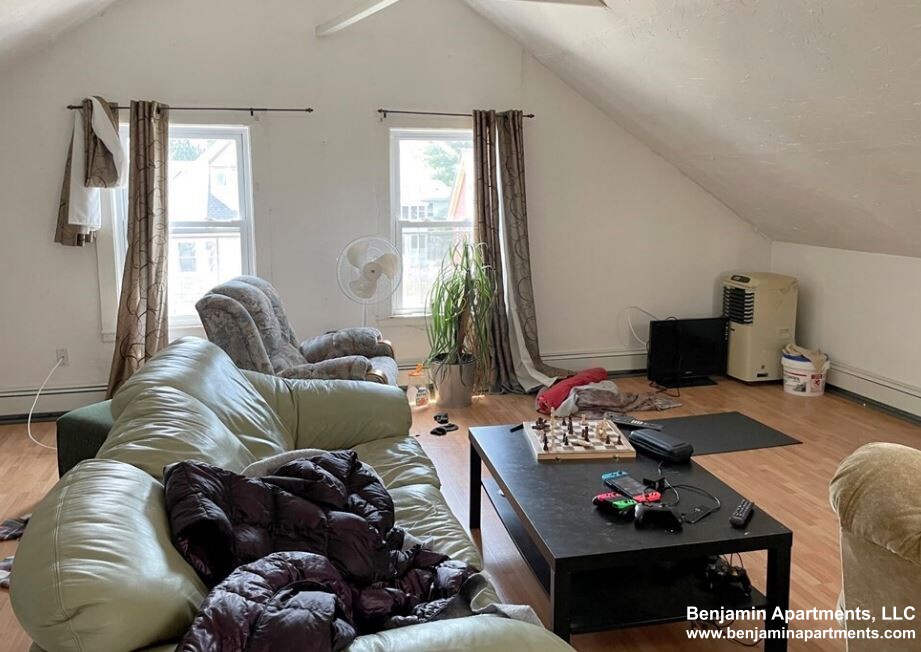 11 Holton St, Lower Allston