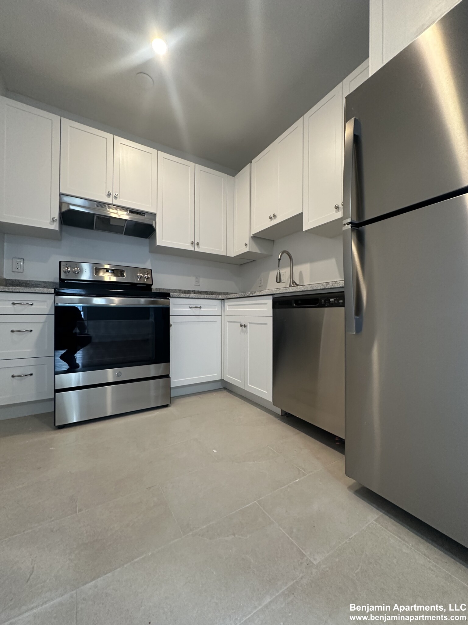 7 Greenville St, Roxbury