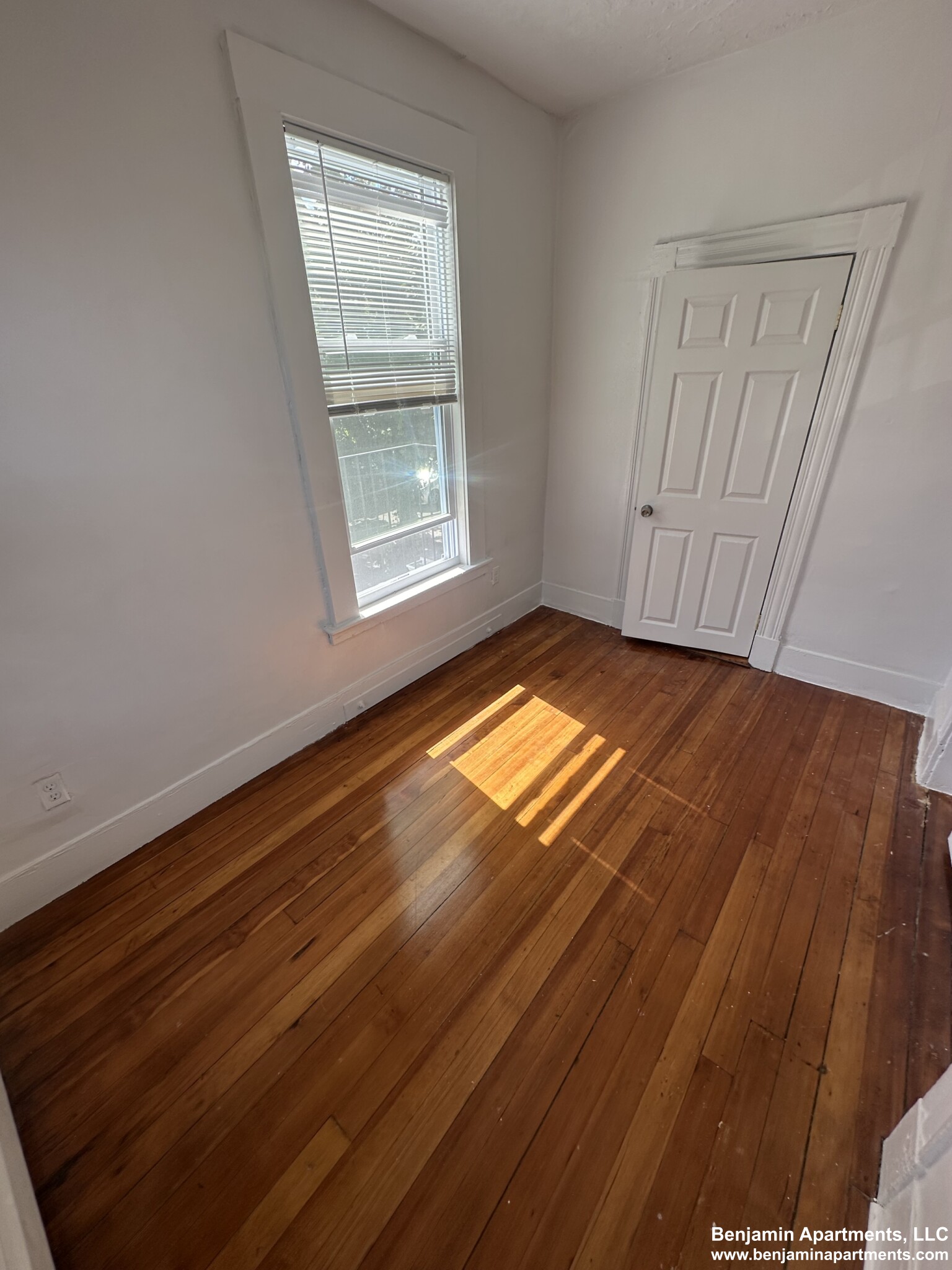 7 Greenville St, Roxbury