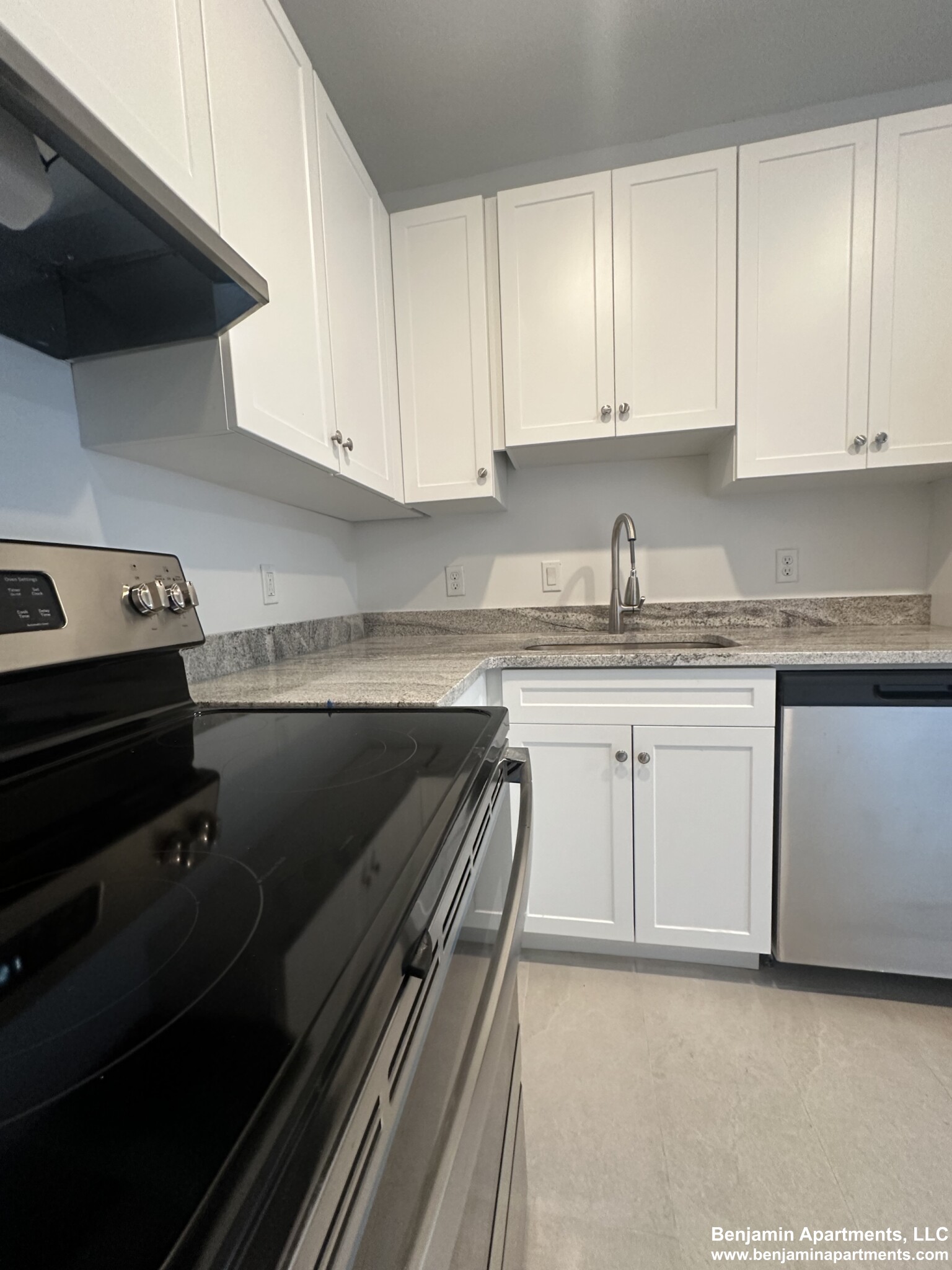 7 Greenville St, Roxbury