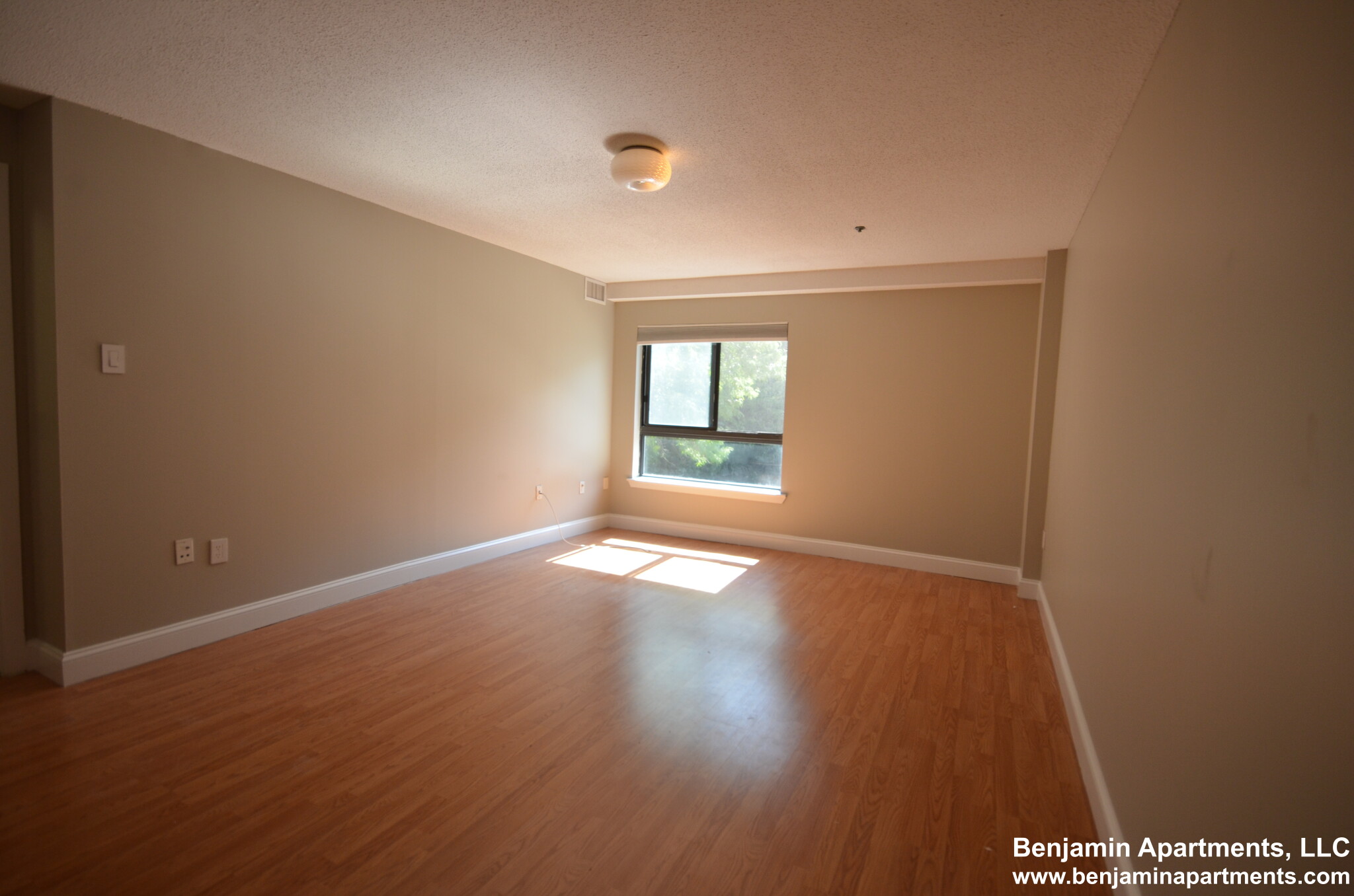 1111 Beacon St, Longwood