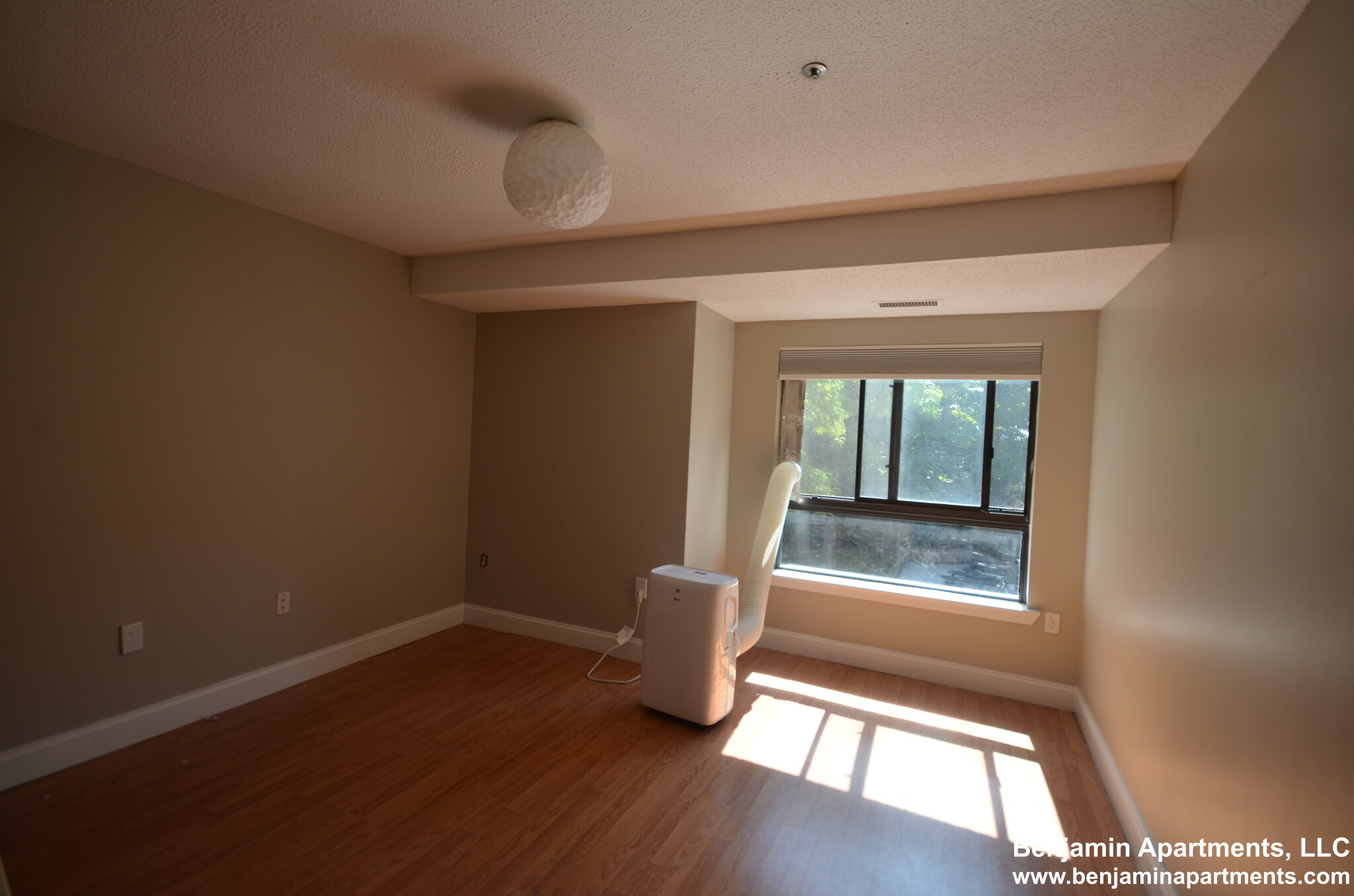 1111 Beacon St, Longwood