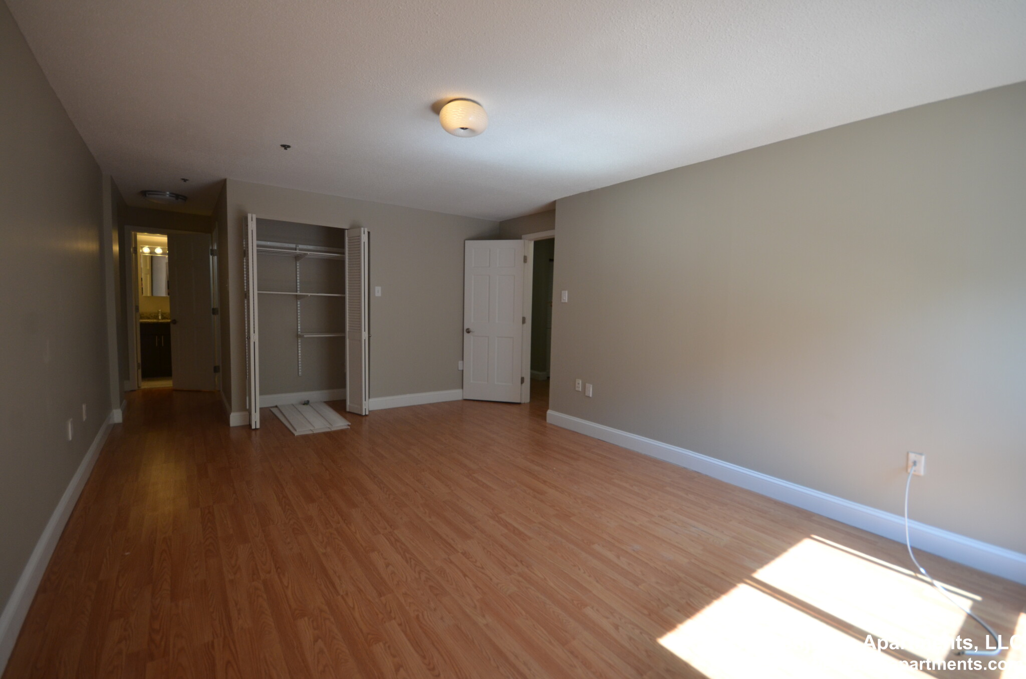 1111 Beacon St, Longwood