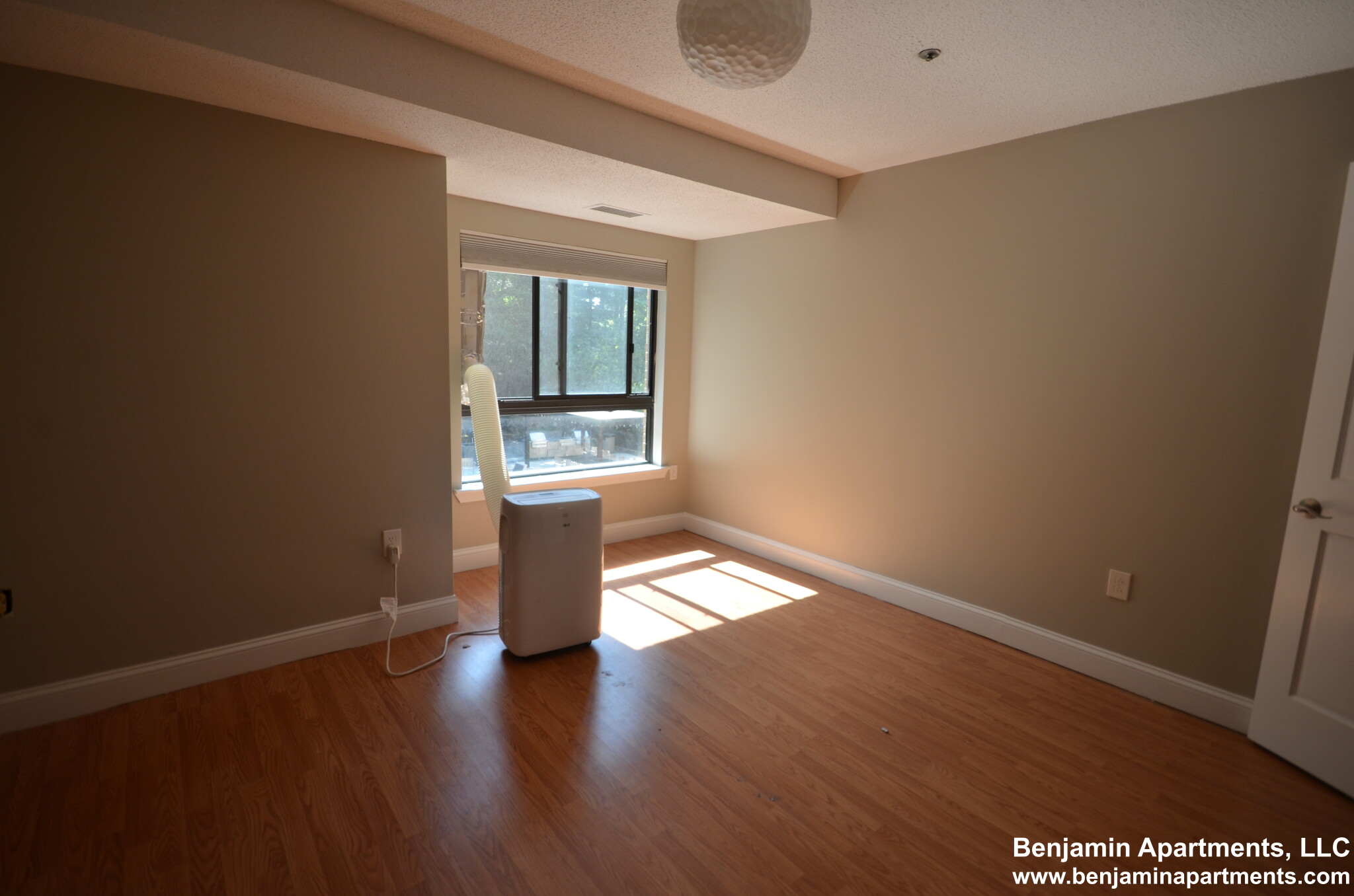 1111 Beacon St, Longwood