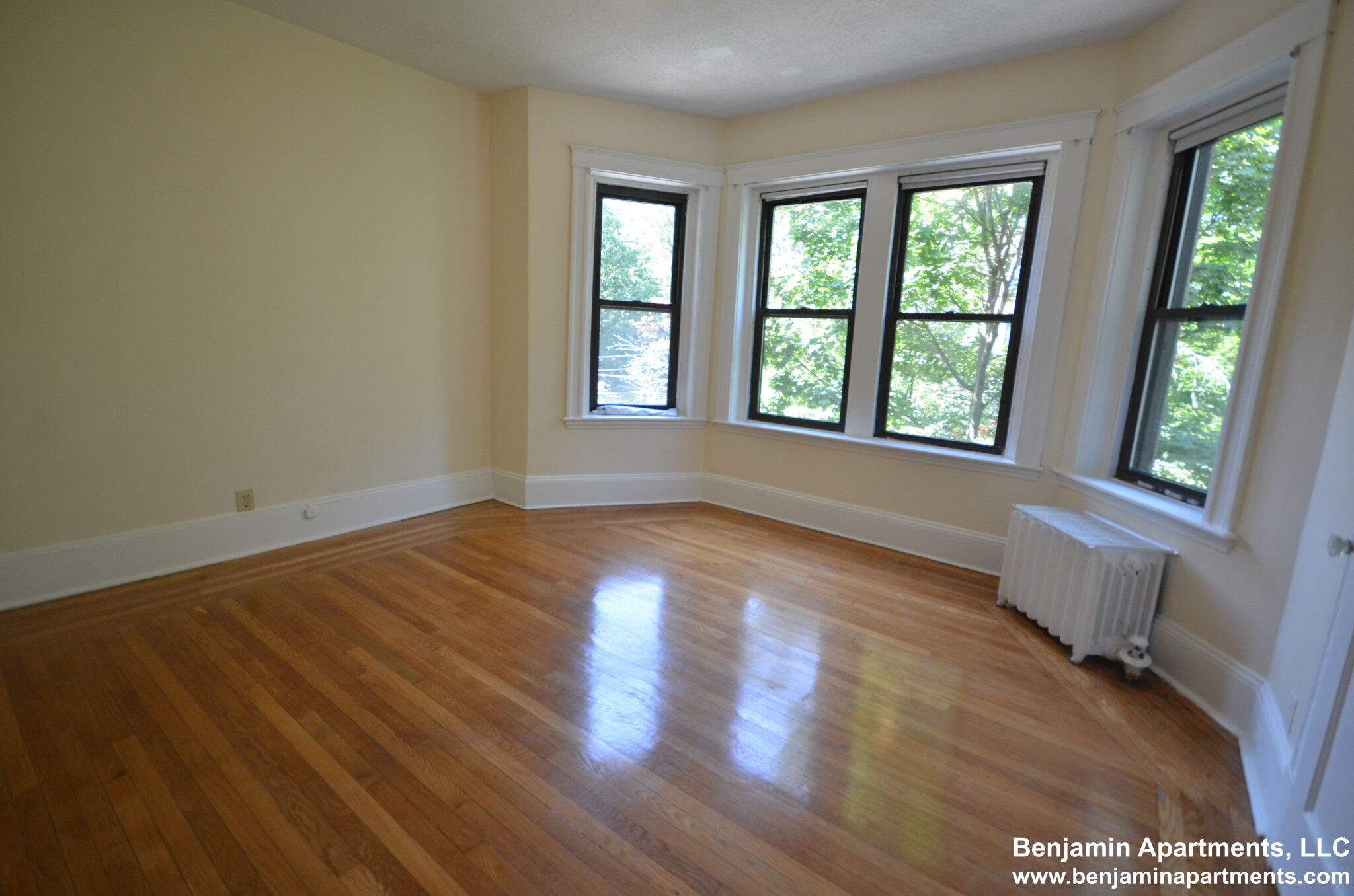 281 Saint Paul St, Brookline