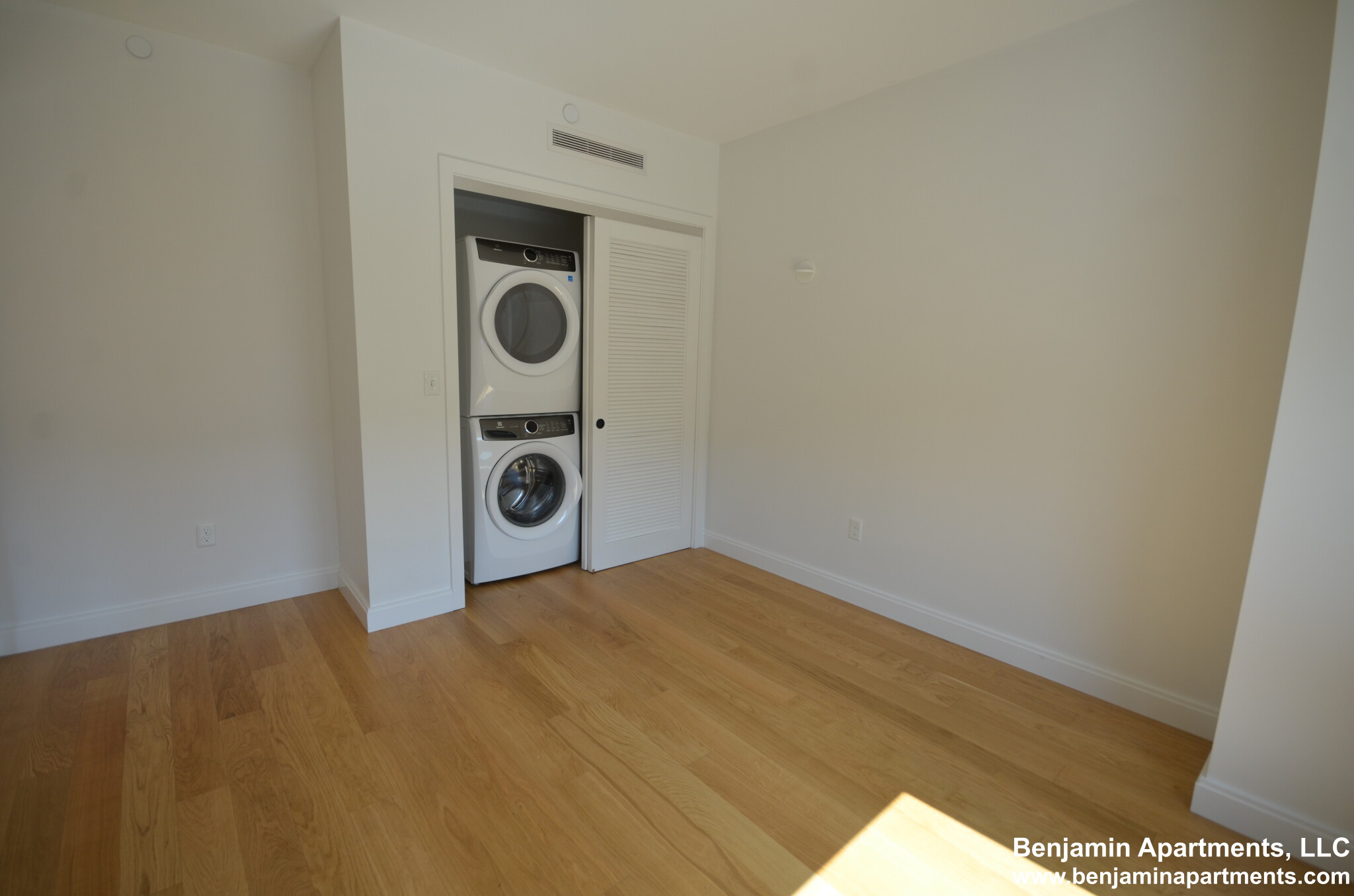 83 Gardner St, Allston