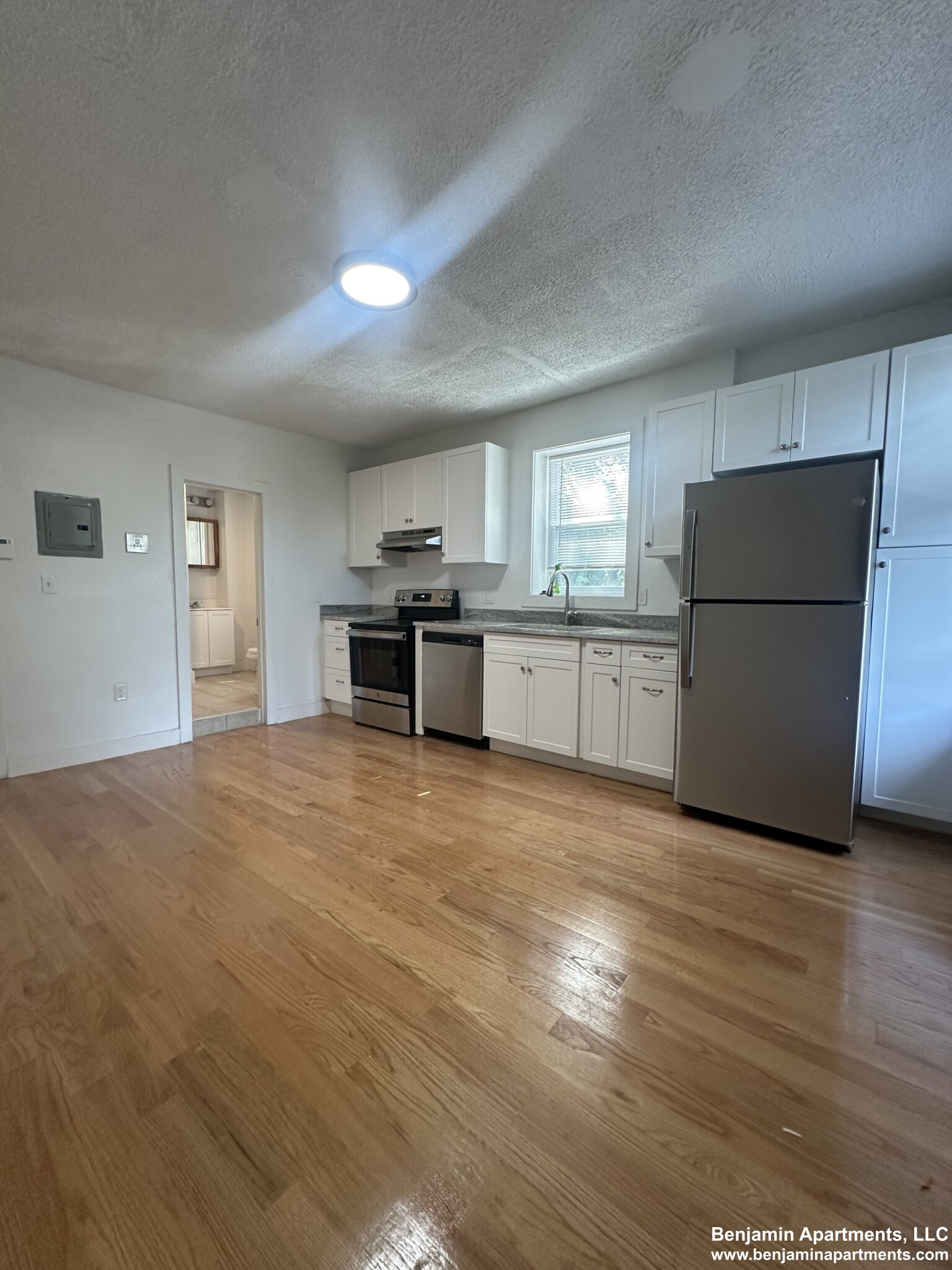 7 Greenville St, Roxbury