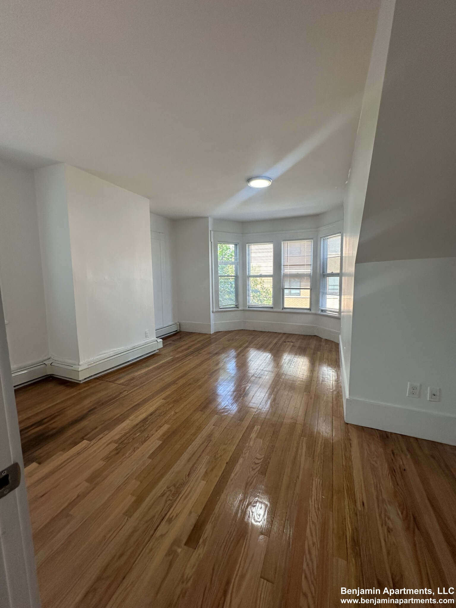 7 Greenville St, Roxbury