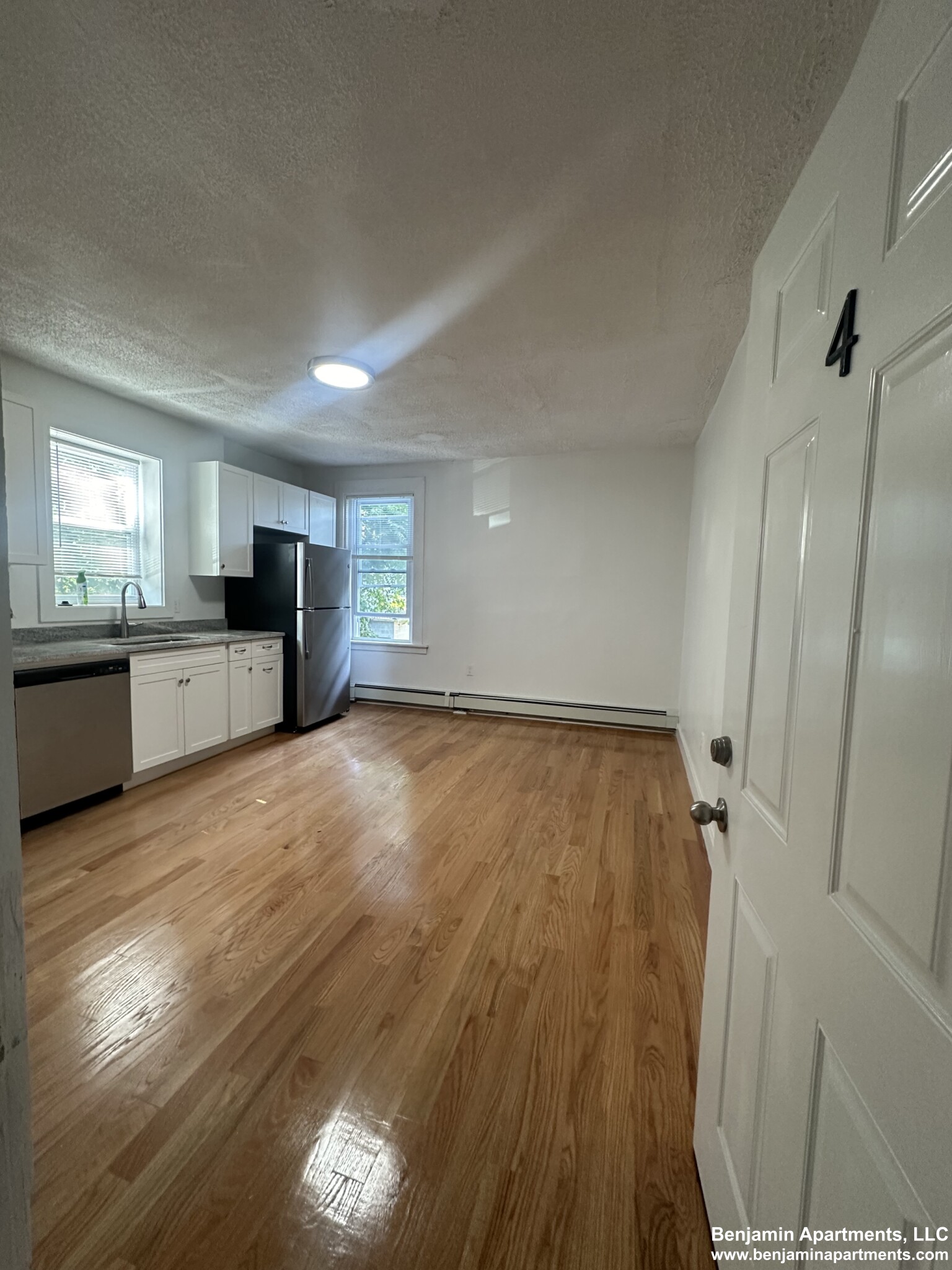 7 Greenville St, Roxbury