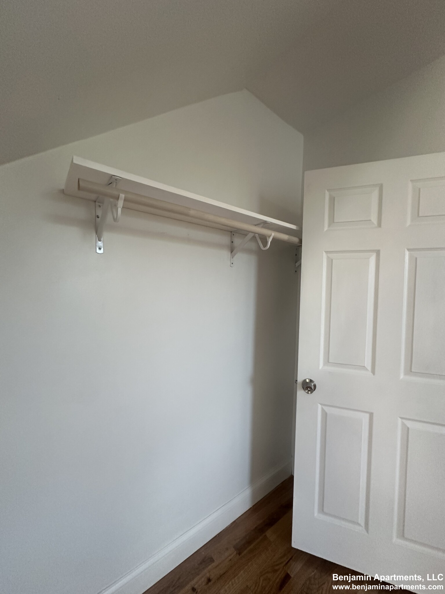 7 Greenville St, Roxbury