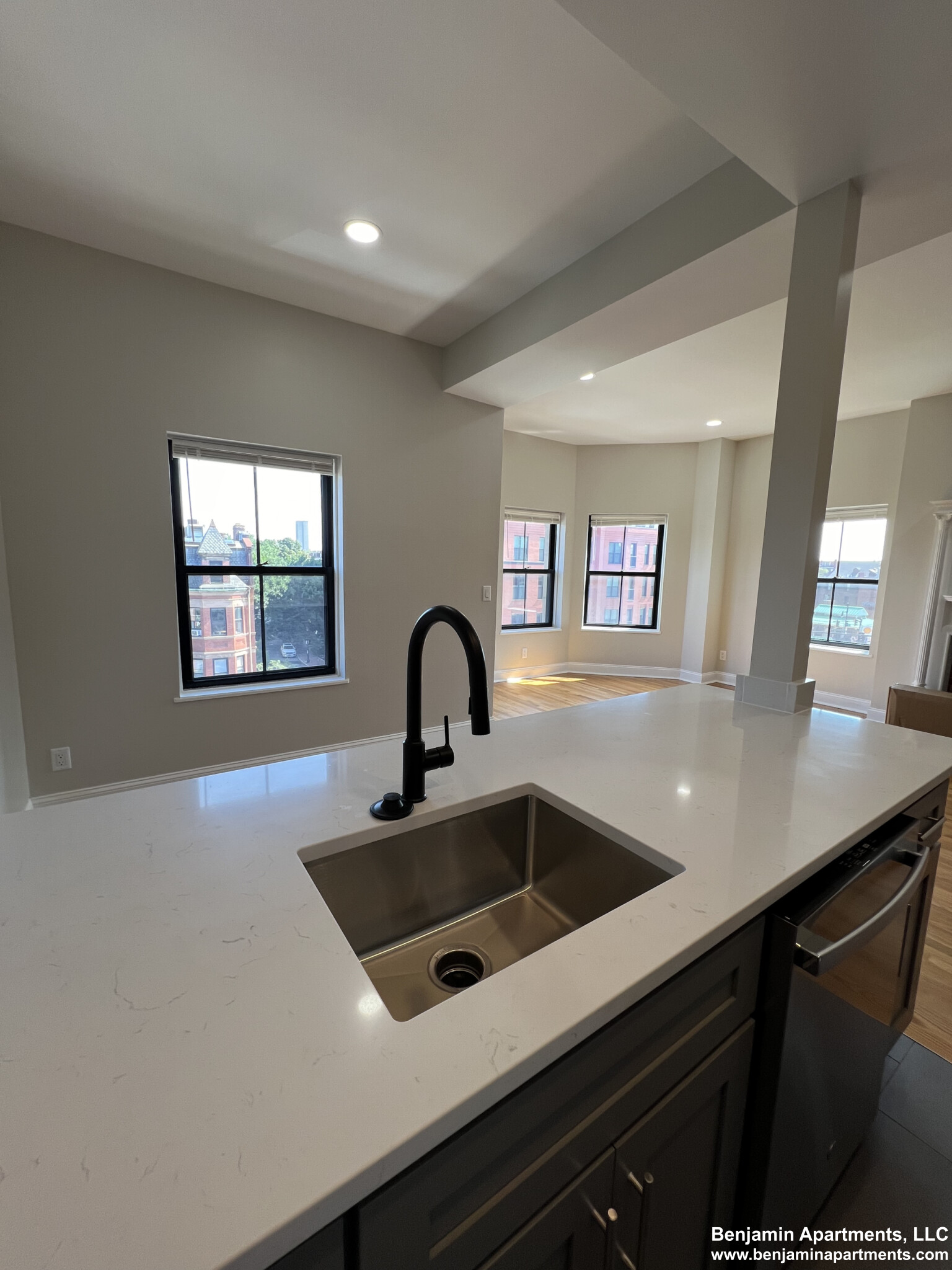 557 Columbus Ave, South End