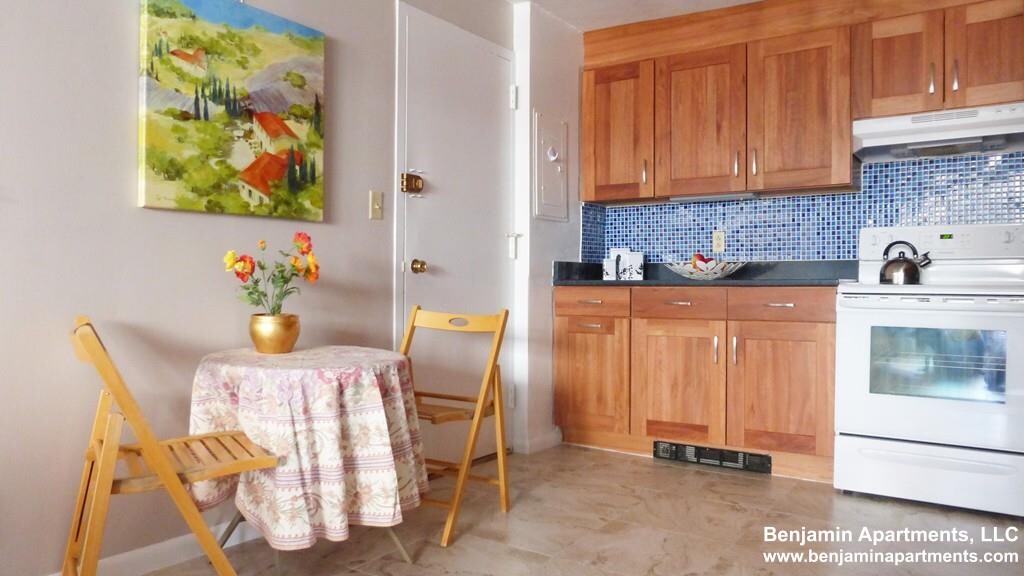 70 Jamaicaway, Jamaica Plain