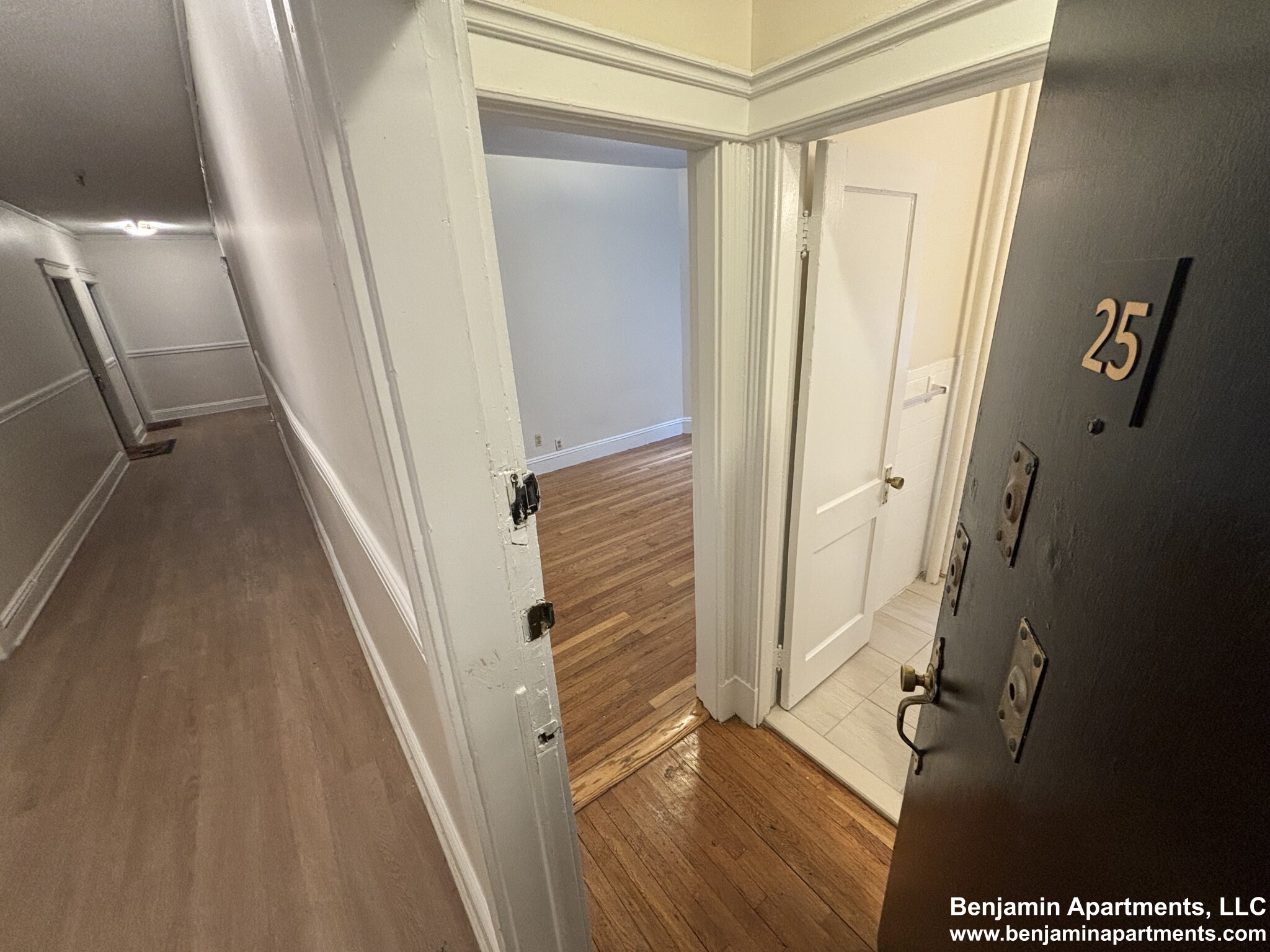 1152 Commonwealth Ave. - 2,200USD / month