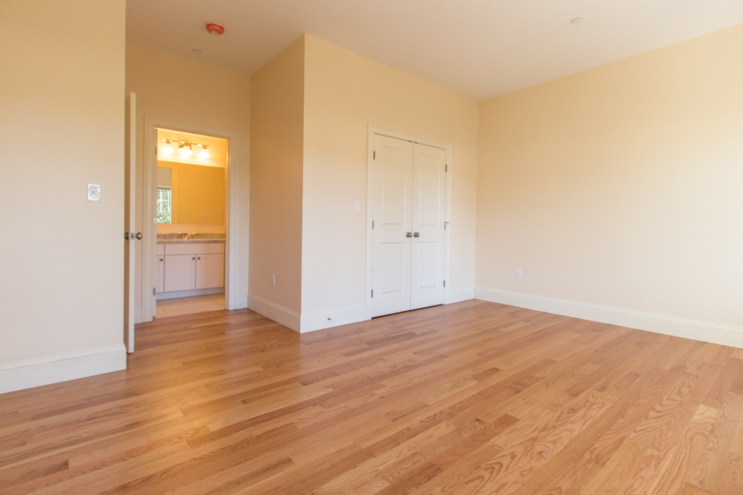 5165 Washington St, West Roxbury