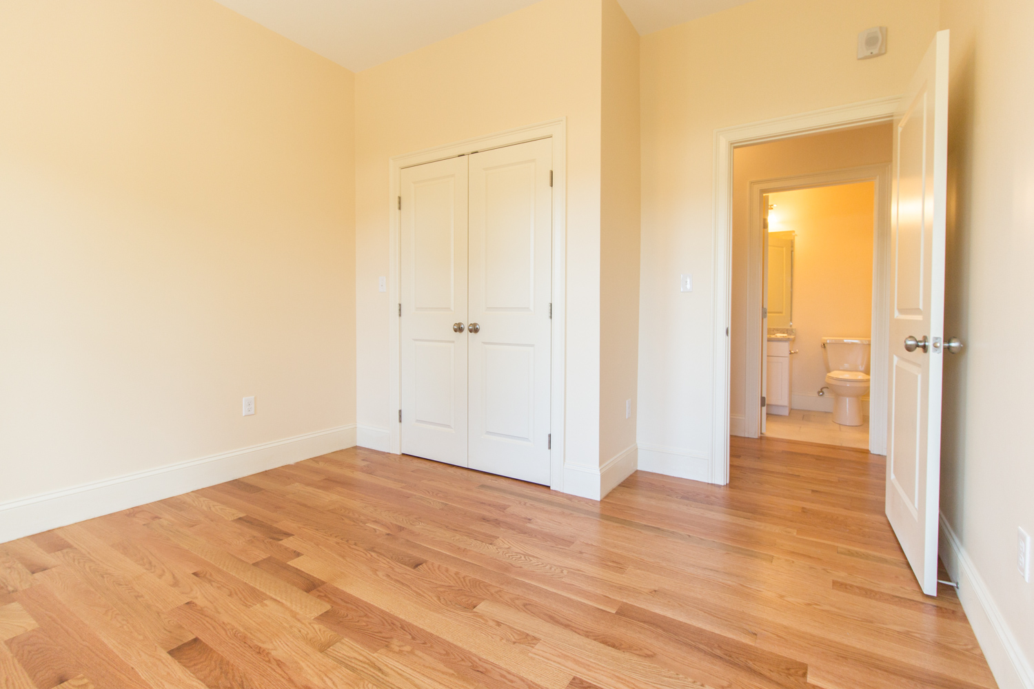 5165 Washington St, West Roxbury