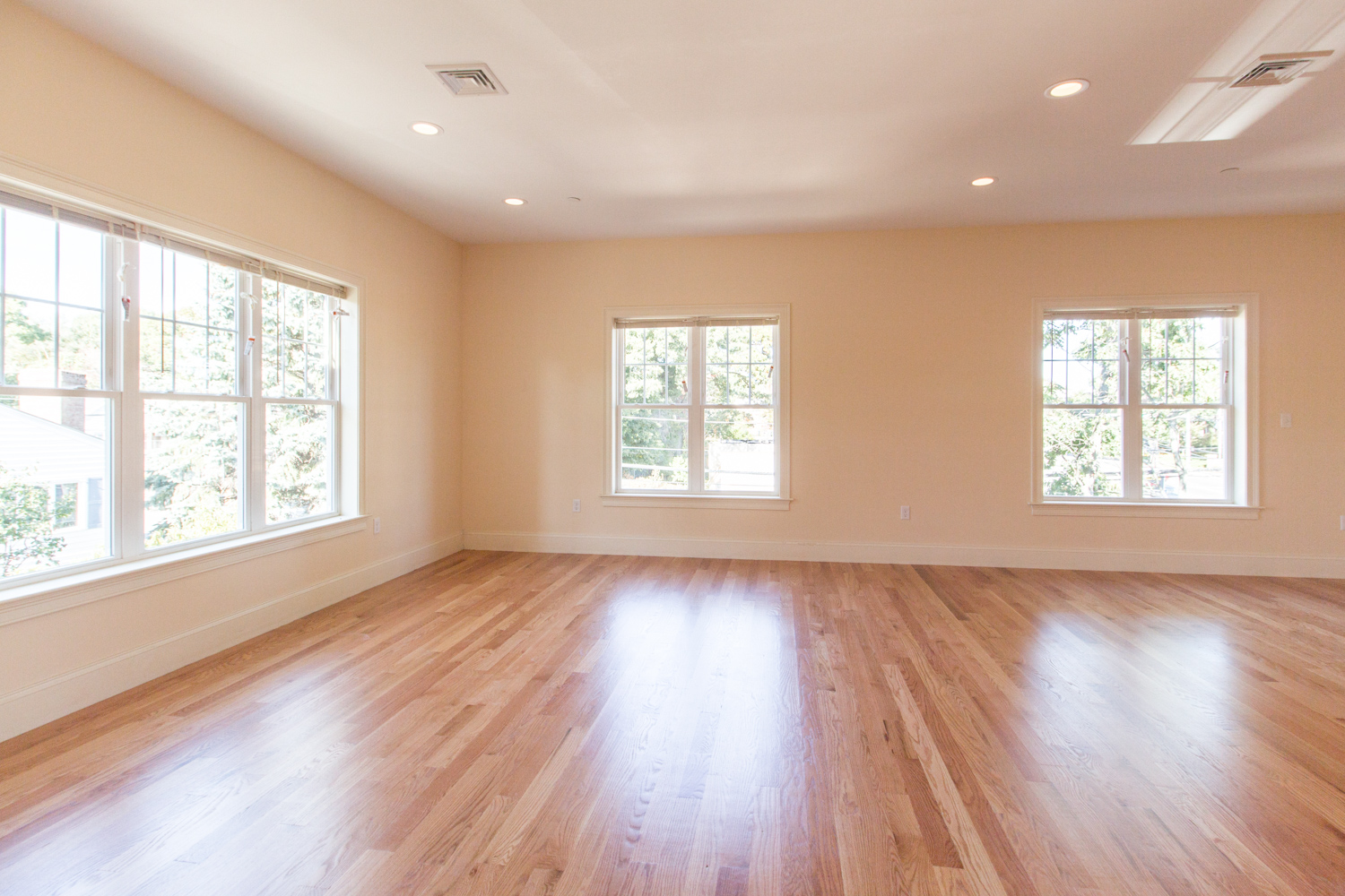 5165 Washington St, West Roxbury