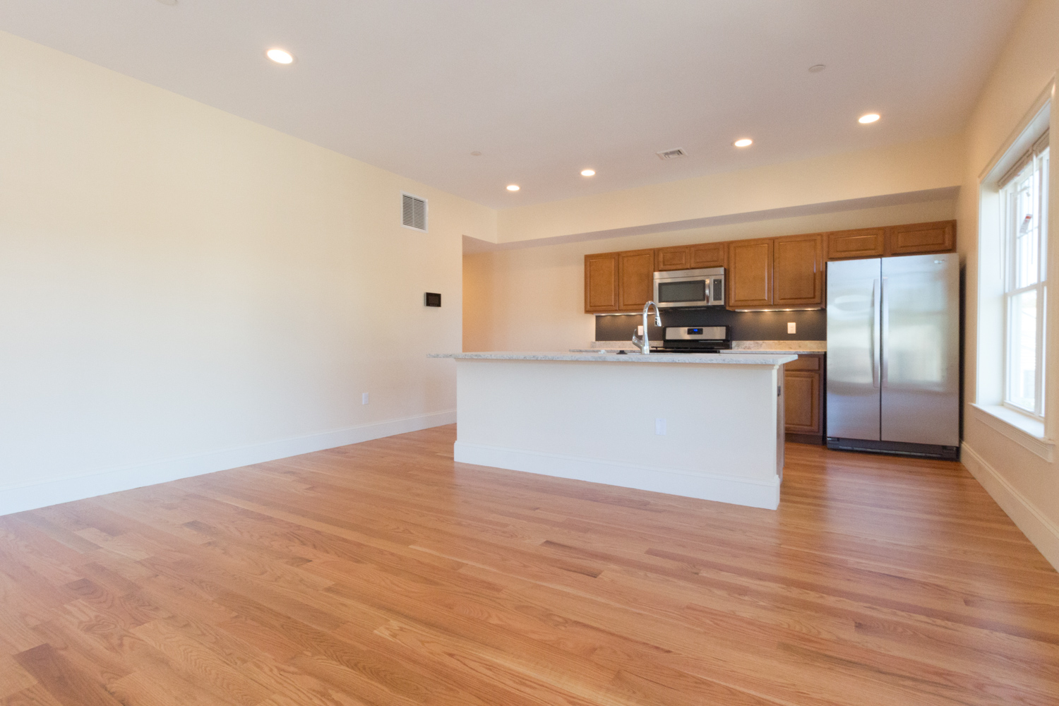 5165 Washington St, West Roxbury