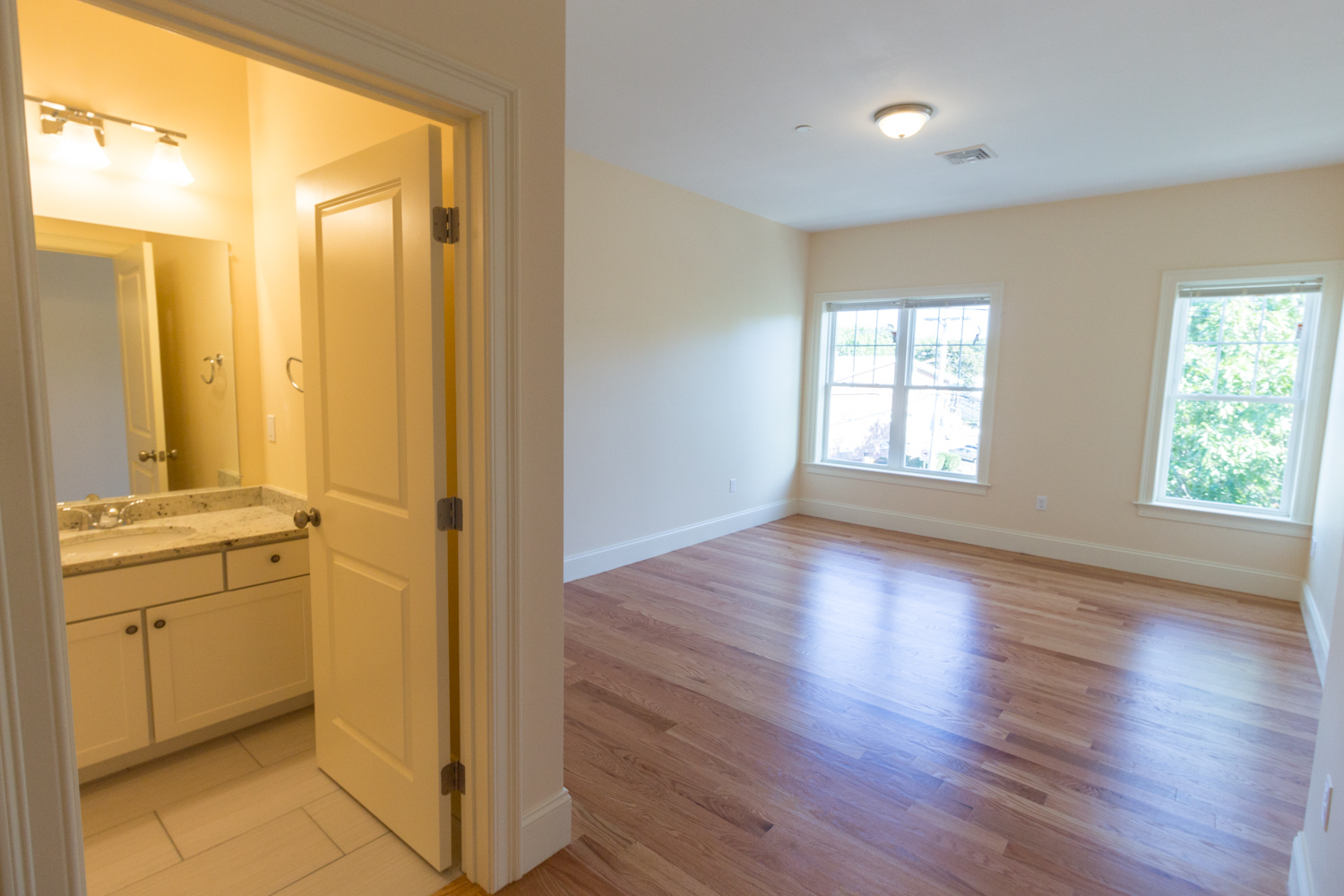 5165 Washington St, West Roxbury