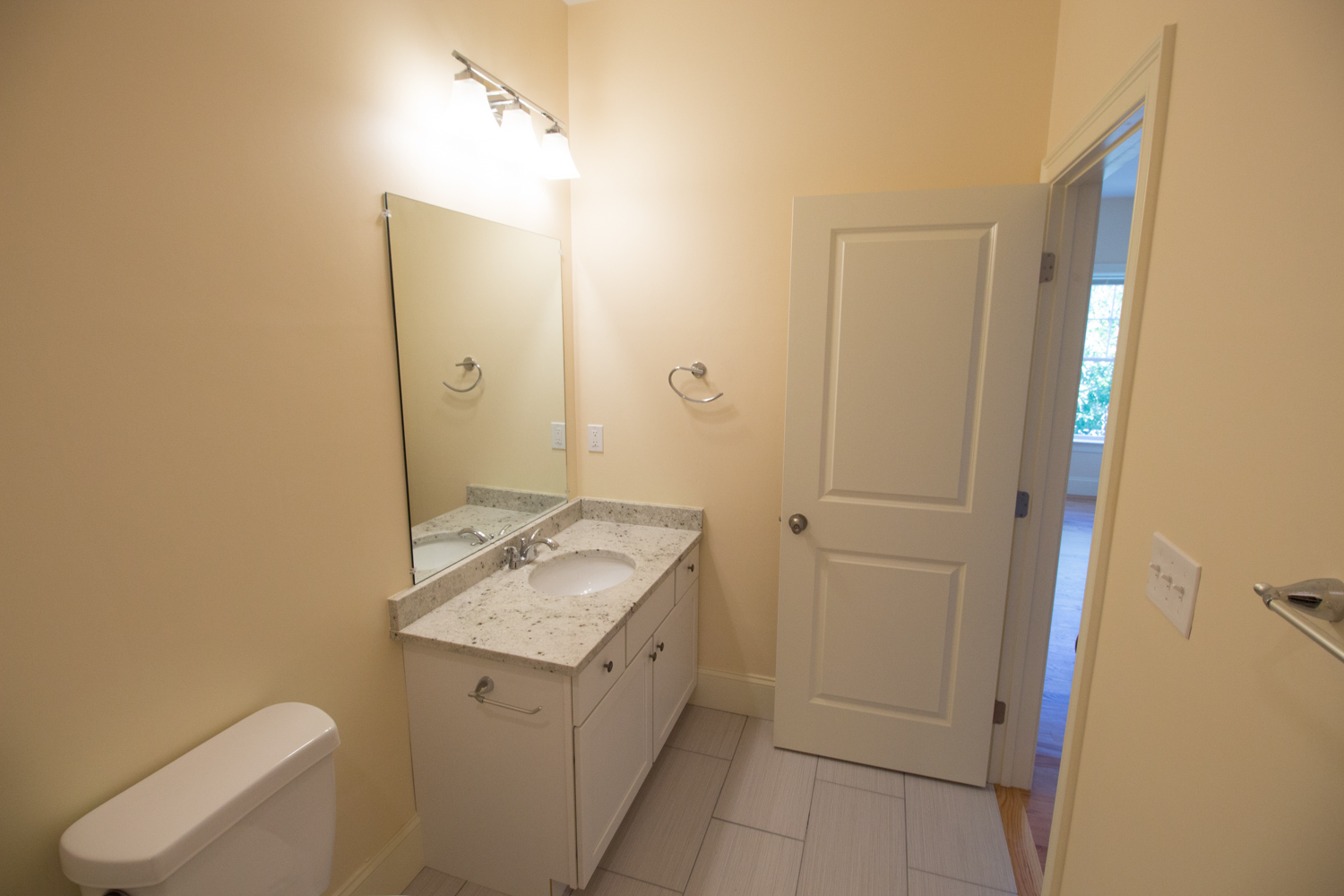 5165 Washington St, West Roxbury