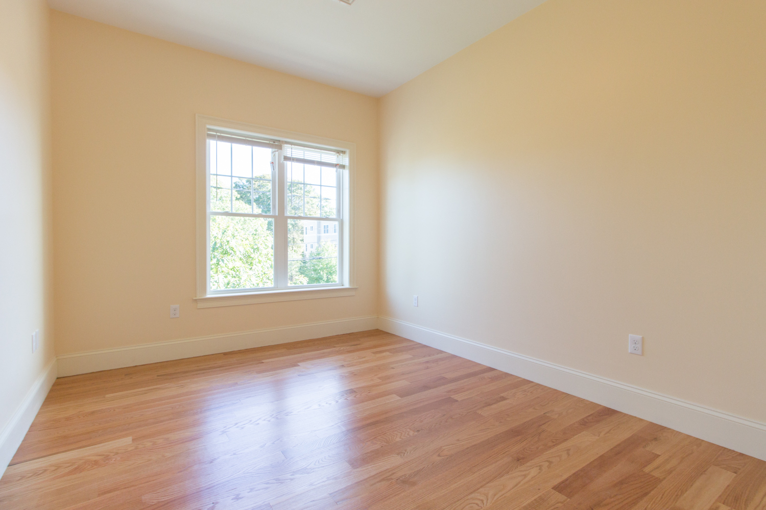 5165 Washington St, West Roxbury