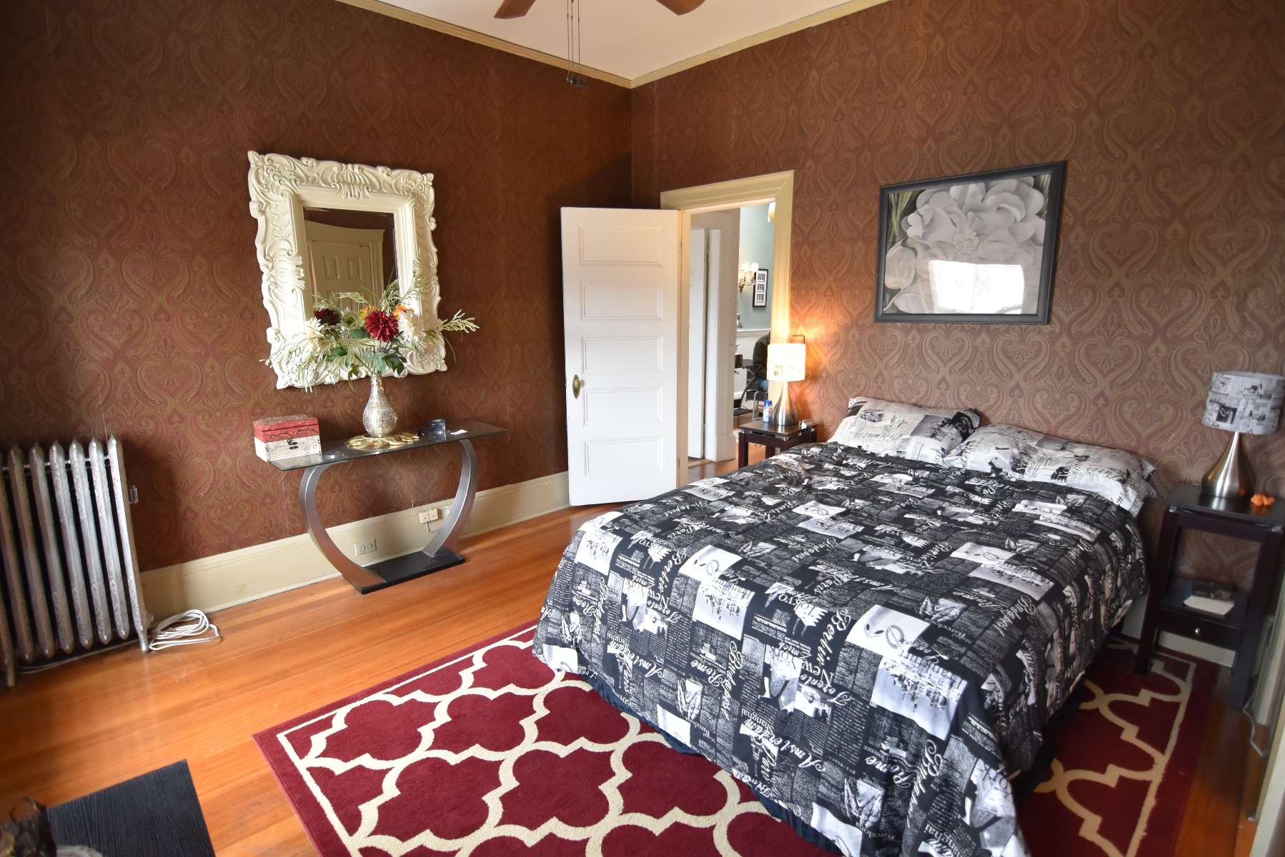 1691 Beacon St, Washington Square