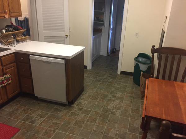 3 bed, 1 bath apartment for rent at 53 Strathmore Rd Unit 1, Brighton — photo 4 of 12
