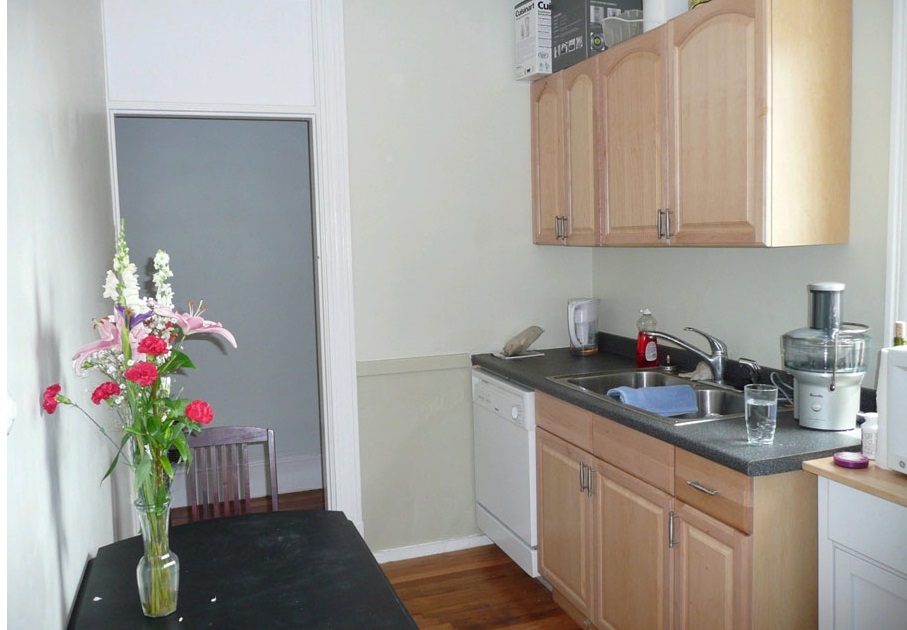 1 bed, 1 bath apartment for rent at 8 Douglass St Unit 2R, Central Square — photo 2 of 6