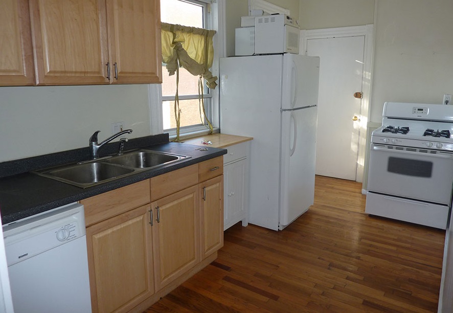 1 bed, 1 bath apartment for rent at 8 Douglass St Unit 2R, Central Square — photo 1 of 6