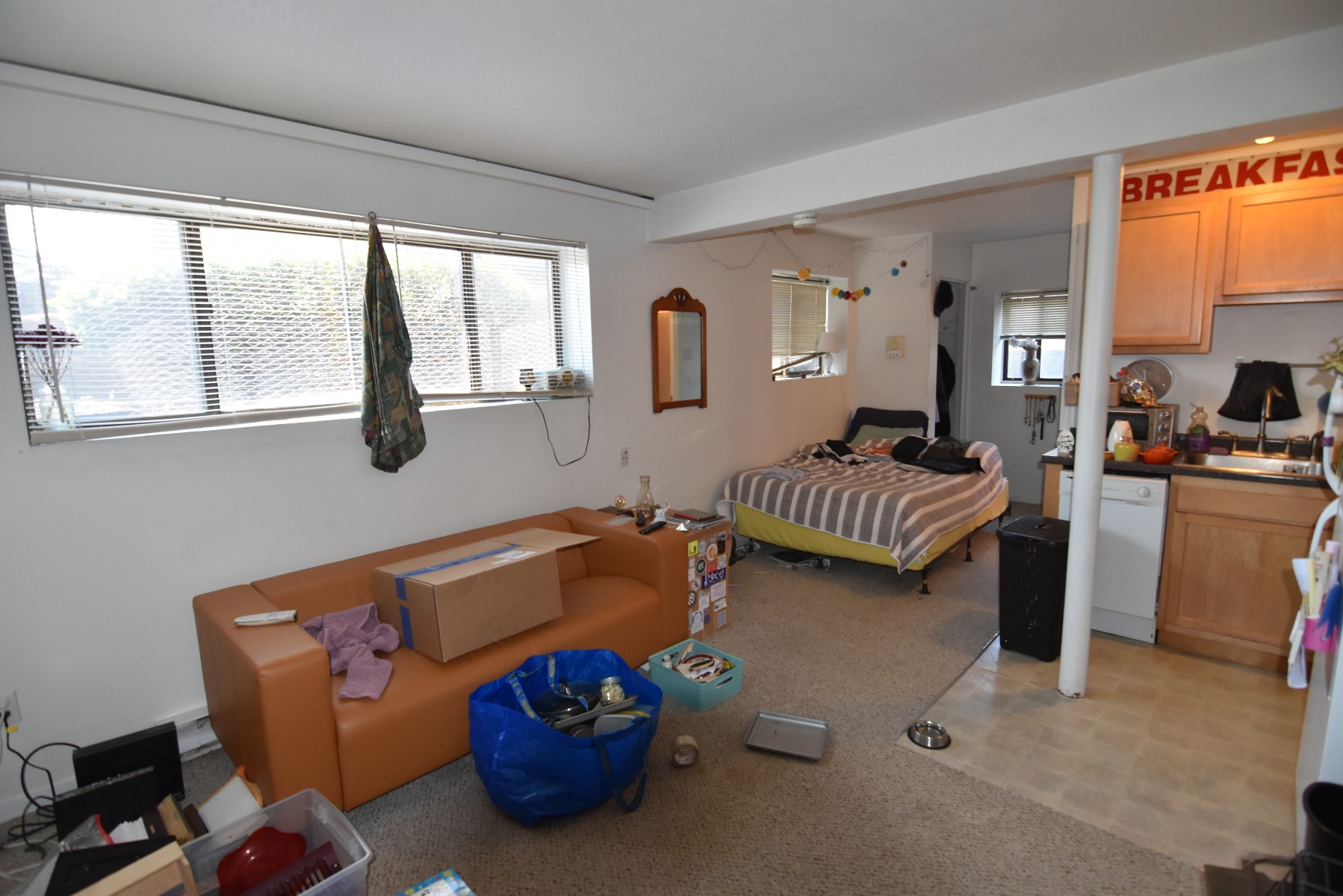 Studio bed, 1 bath apartment for rent at 256 Parker Hill Ave Unit 1, Mission Hill — photo 2 of 4