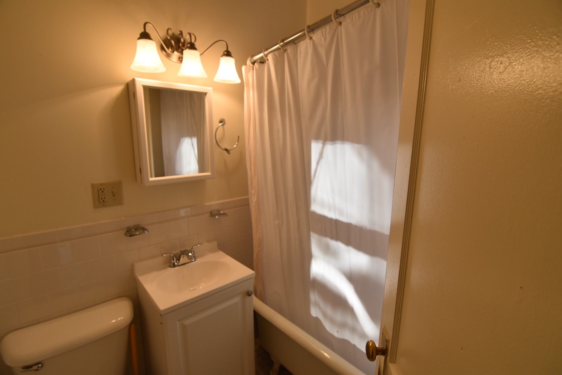 102 Queensberry St, Fenway