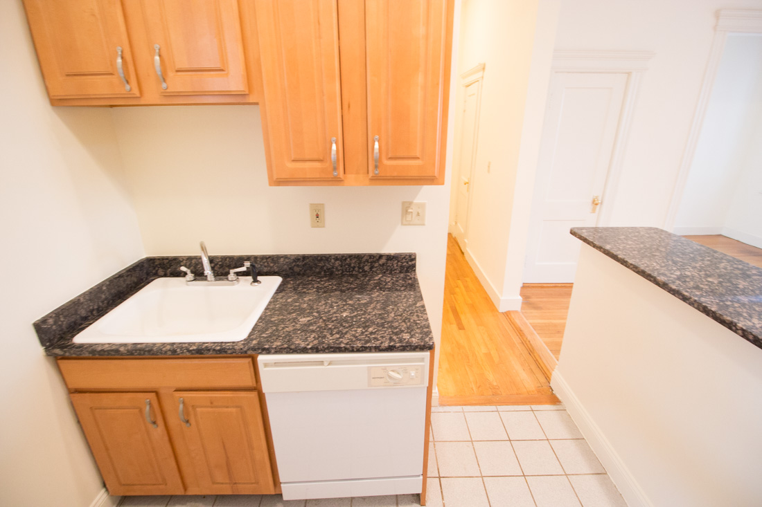 100 Queensberry St, Fenway